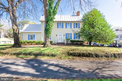 100 WALL STREET QUEENSTOWN MD 21658