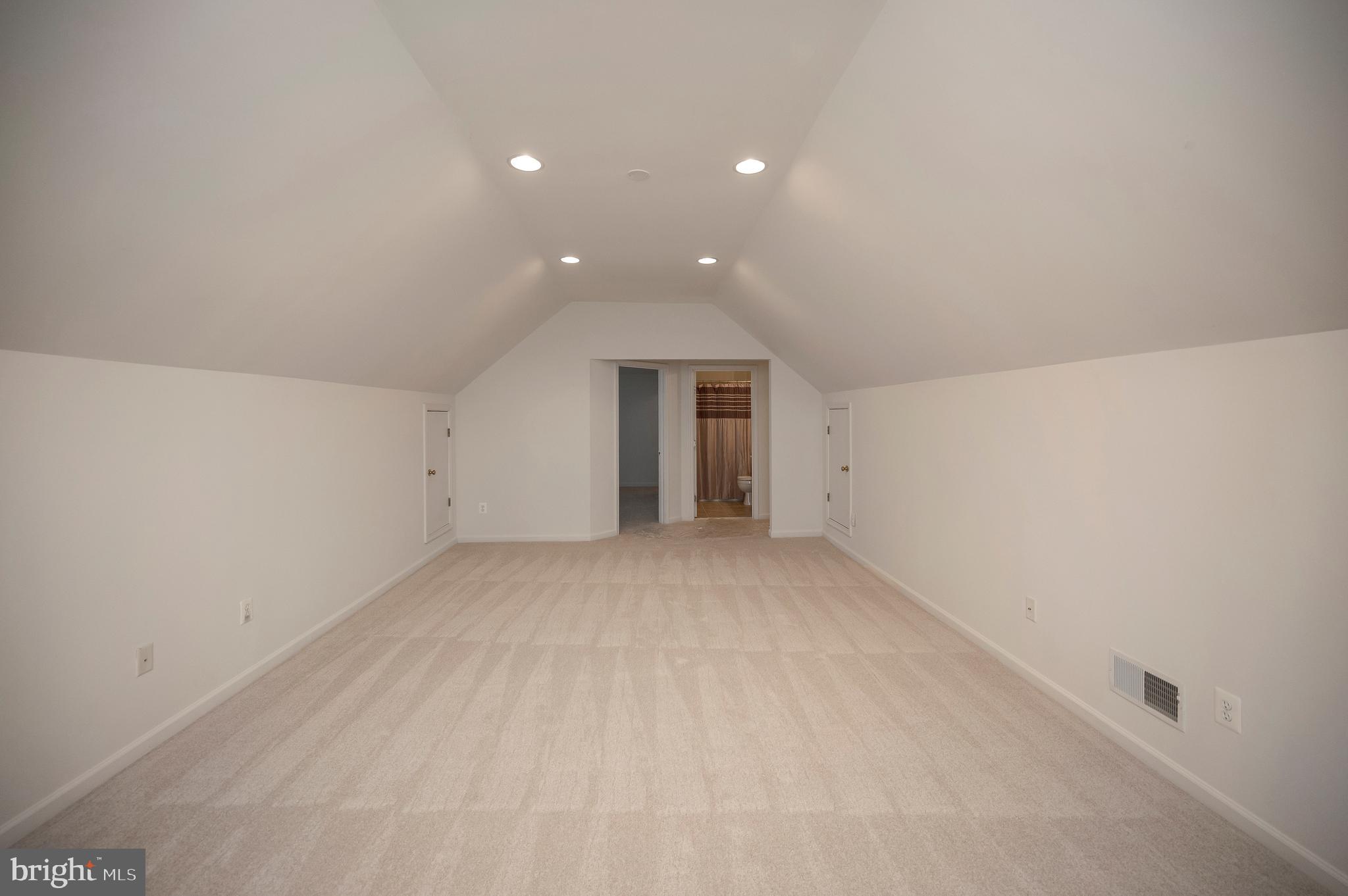 VIRGINIA HERITAGE AT LEE'S PARK - Residential