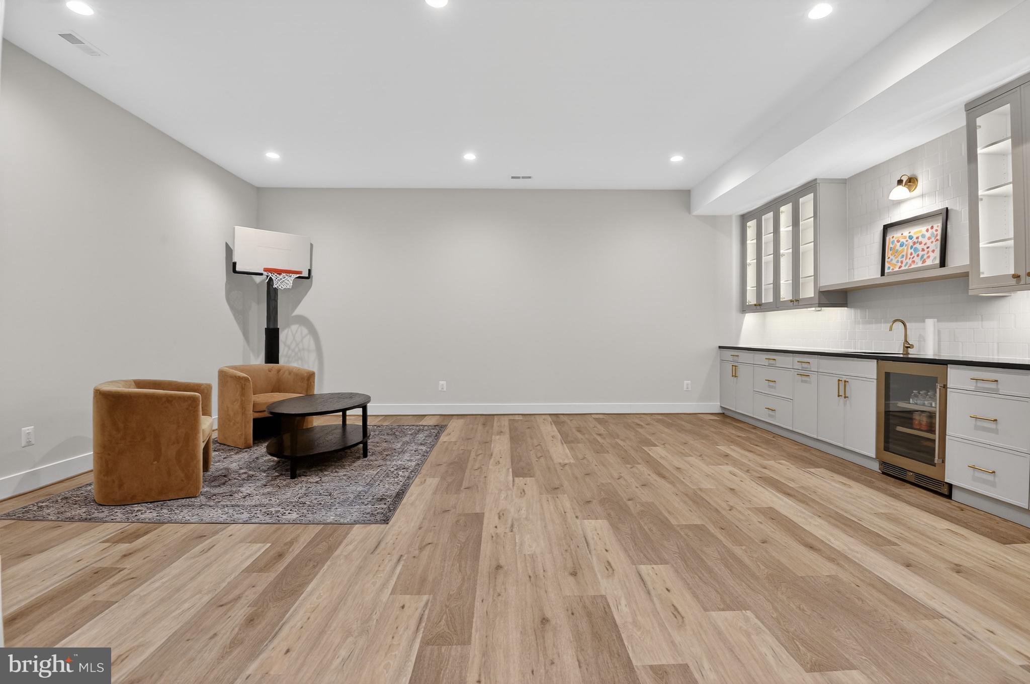 MARLBORO ESTATES - Residential