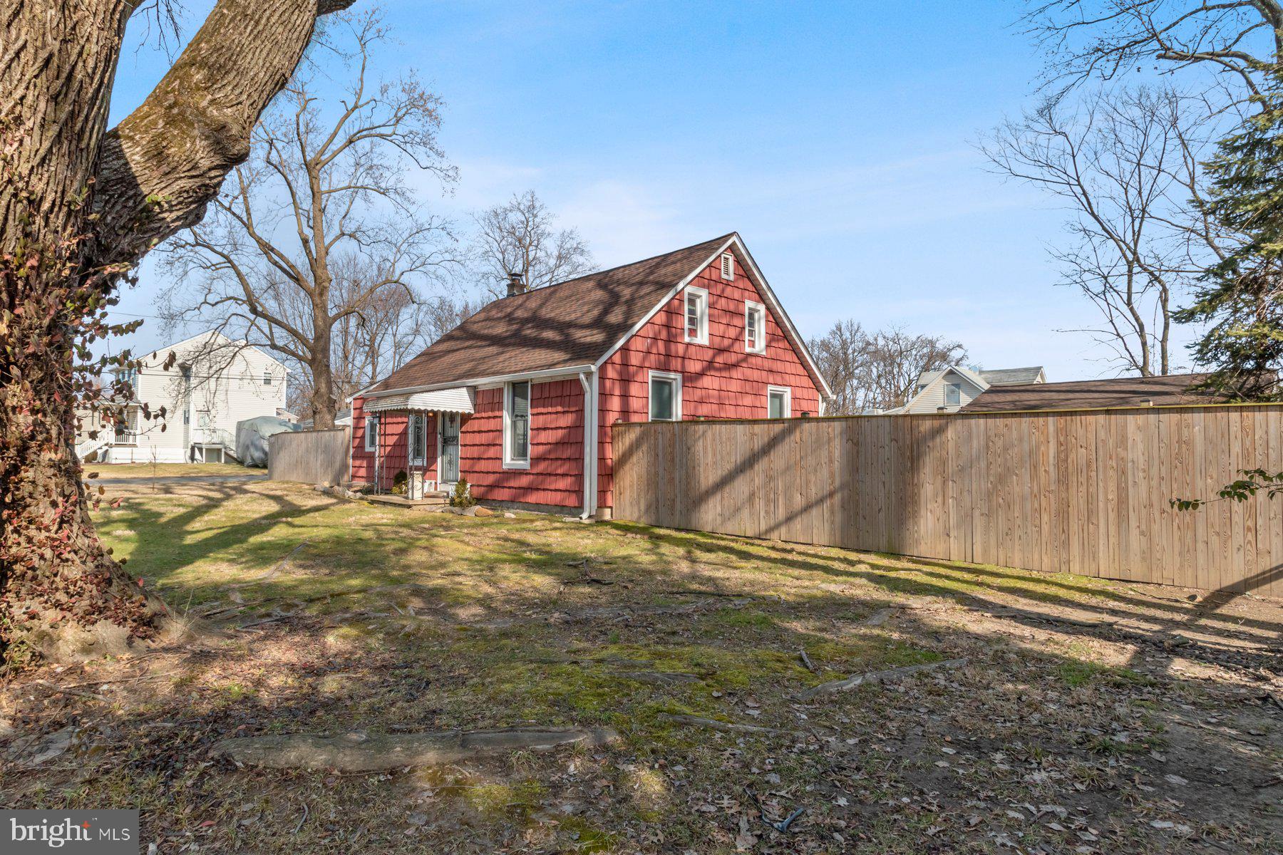 EDGEMERE/SPARROWS POINT - Residential