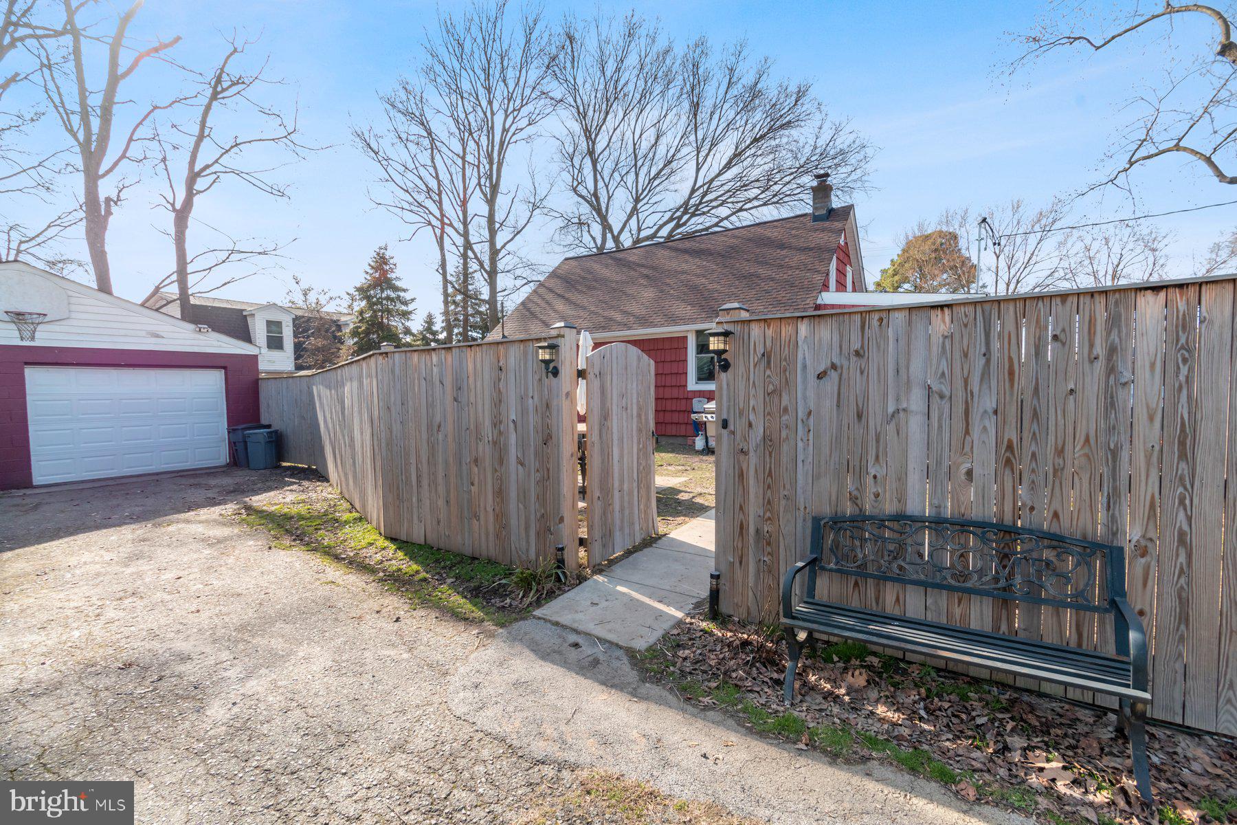 EDGEMERE/SPARROWS POINT - Residential