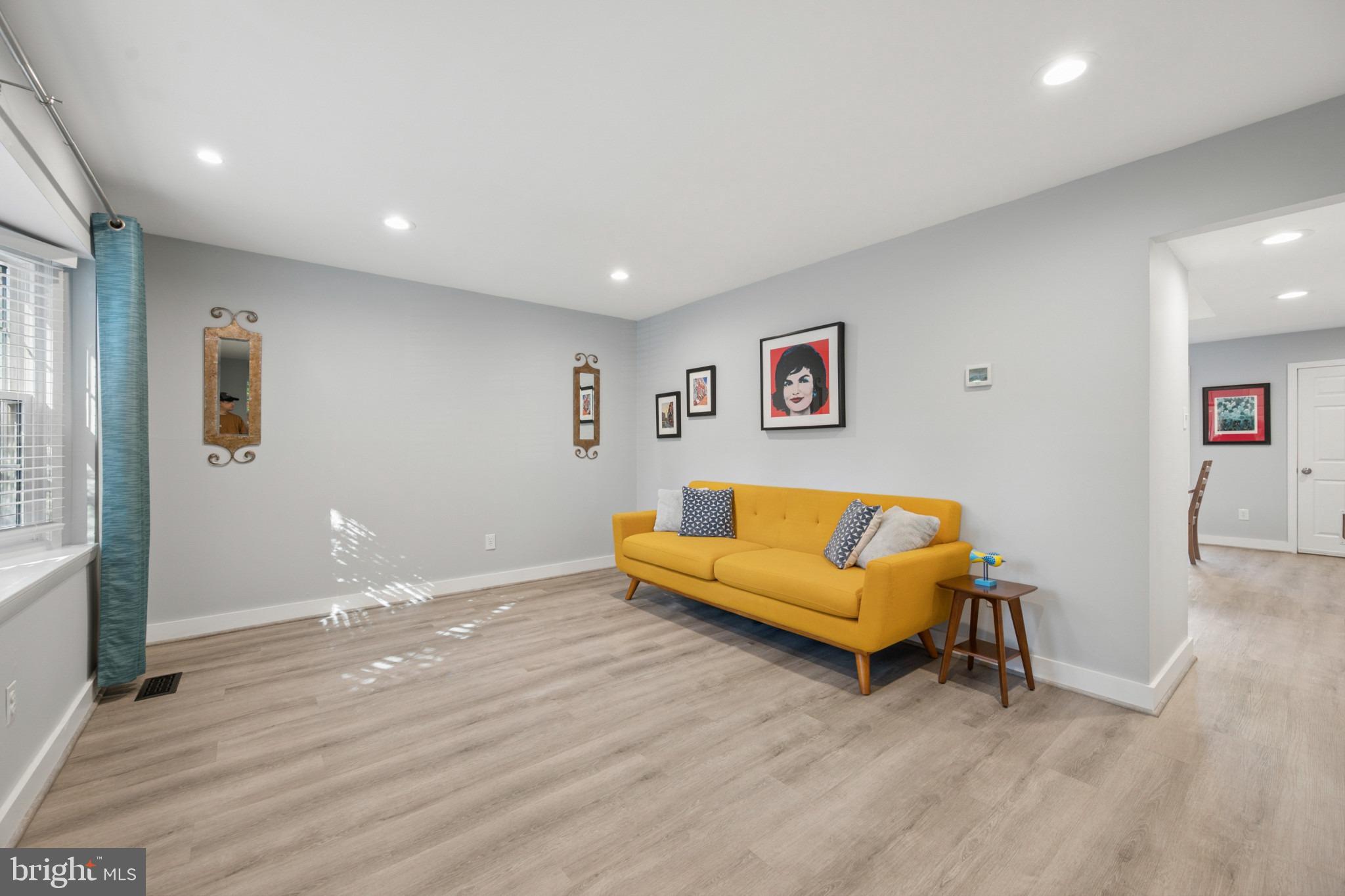 5462 GLOUCESTER ROAD