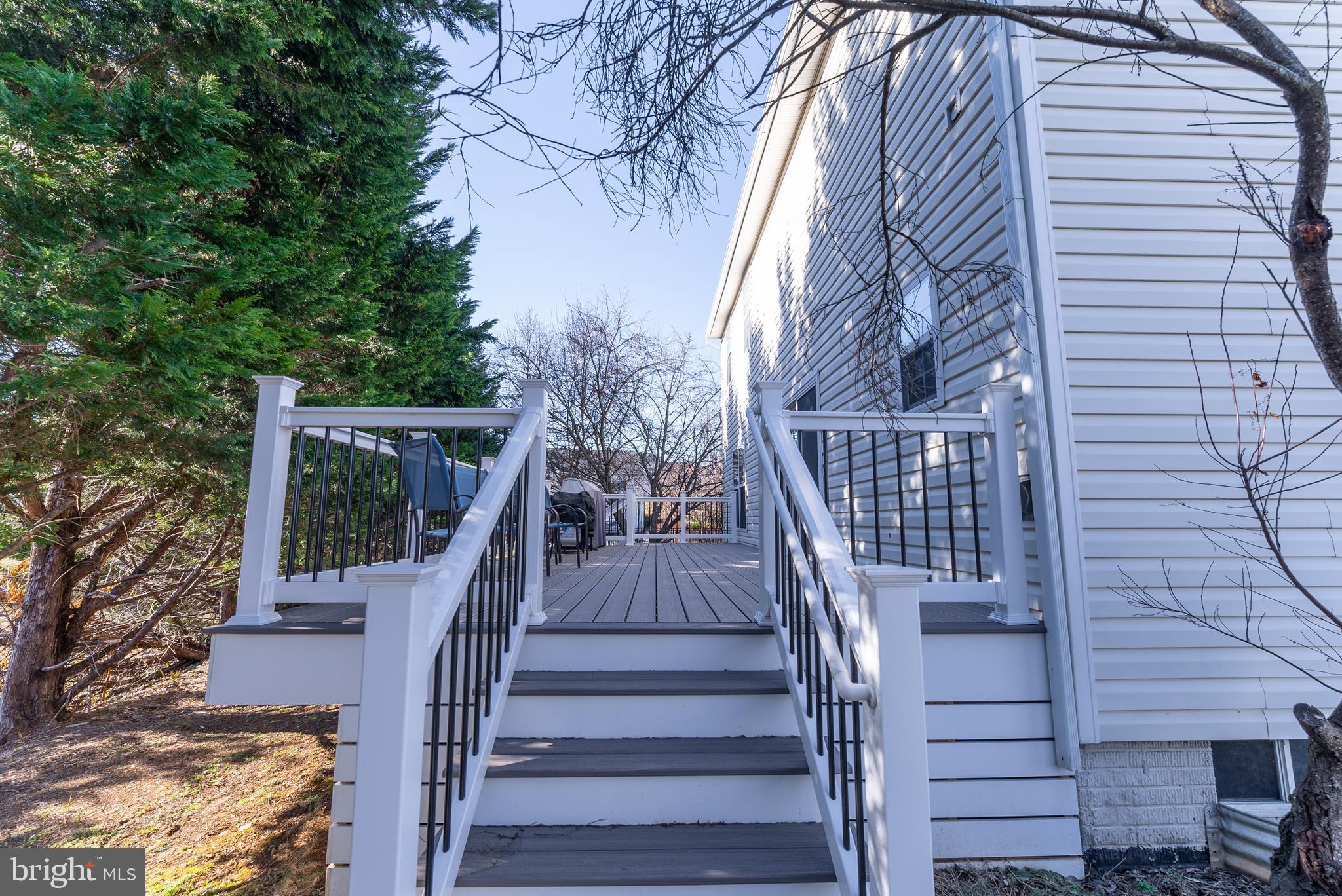 18 POWDER RIVER COURT