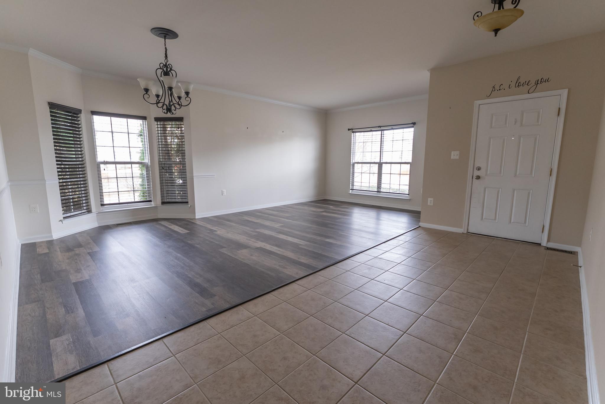 18 POWDER RIVER COURT