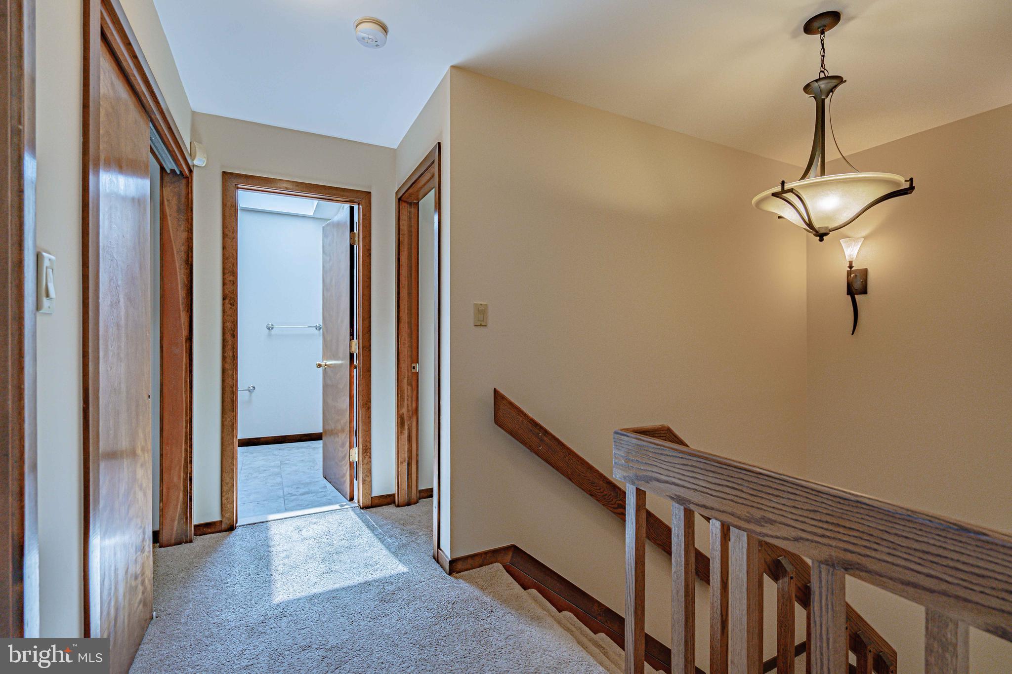 COUNTRY DOWNS - Residential