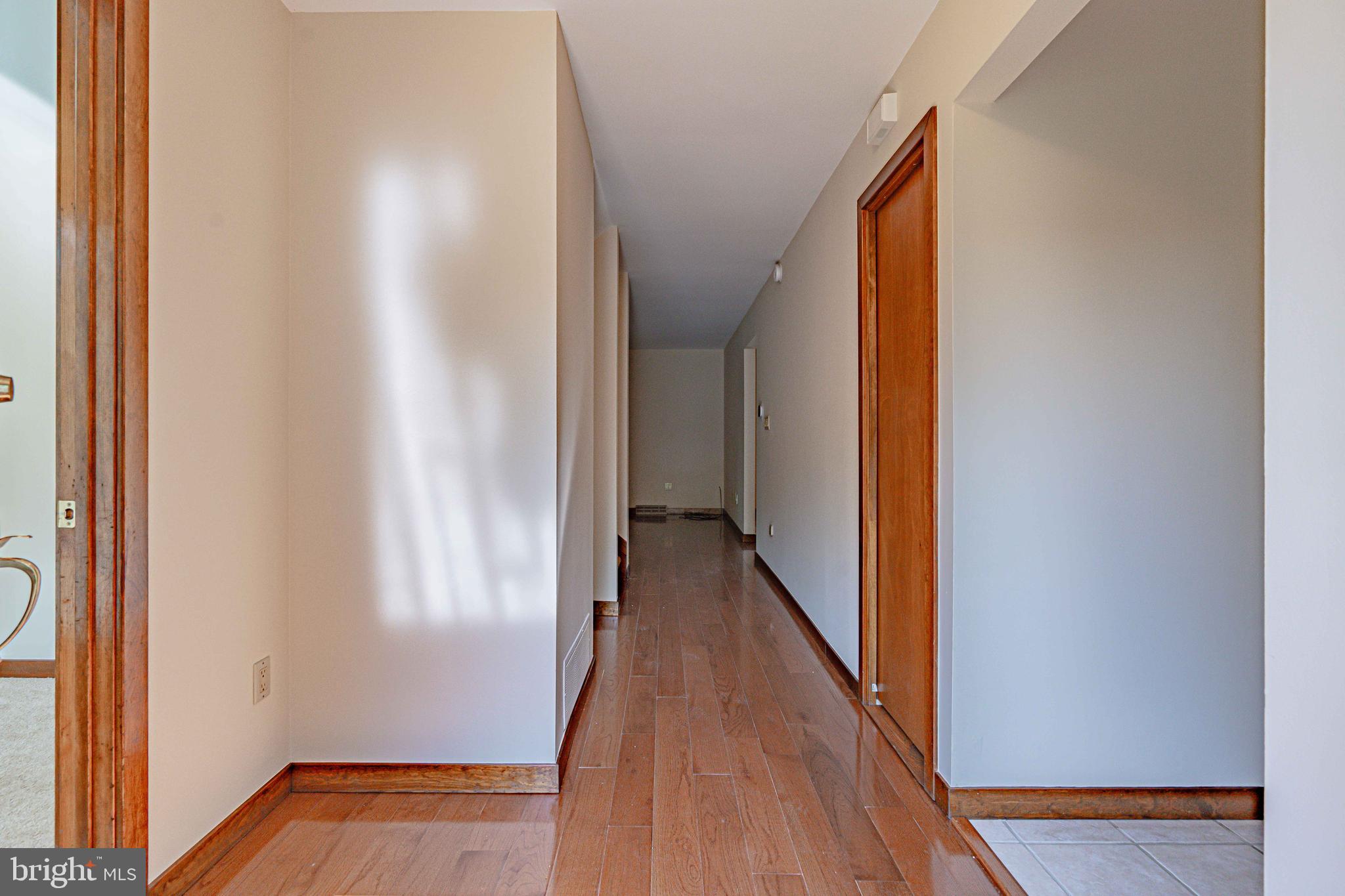 COUNTRY DOWNS - Residential