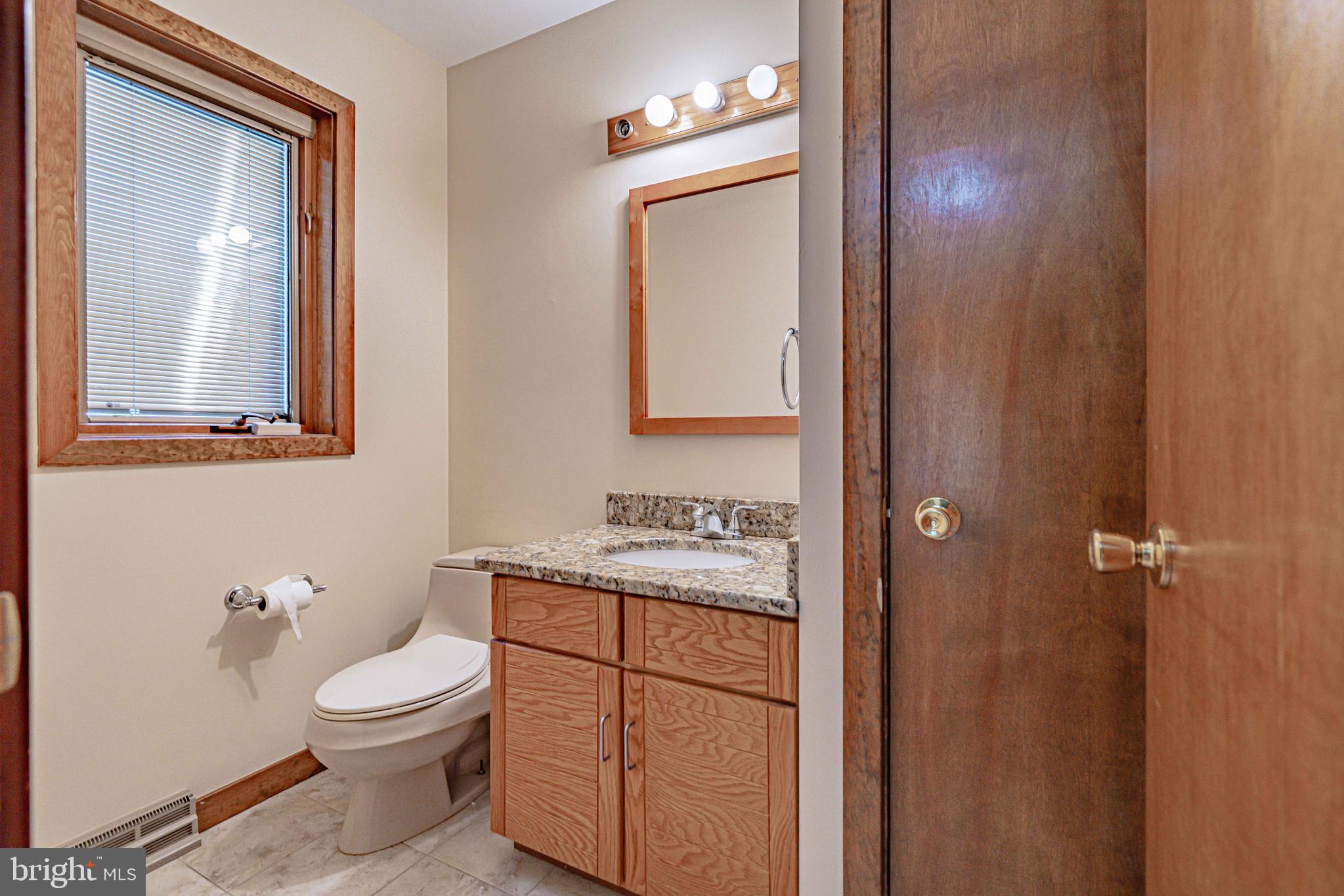 COUNTRY DOWNS - Residential