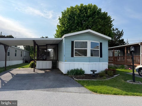 Mobile Home For Sale - 10 S Green Acres Circle<br/> AKRON, PA 17501