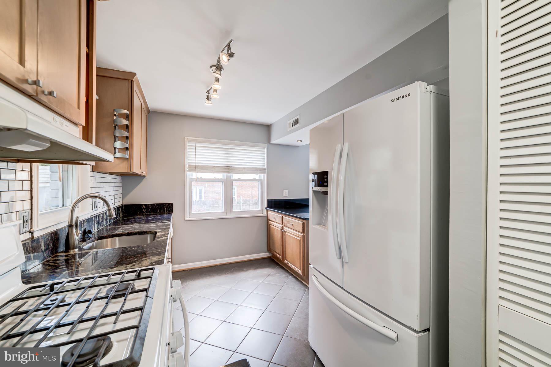 HUNTINGTON - Residential Lease