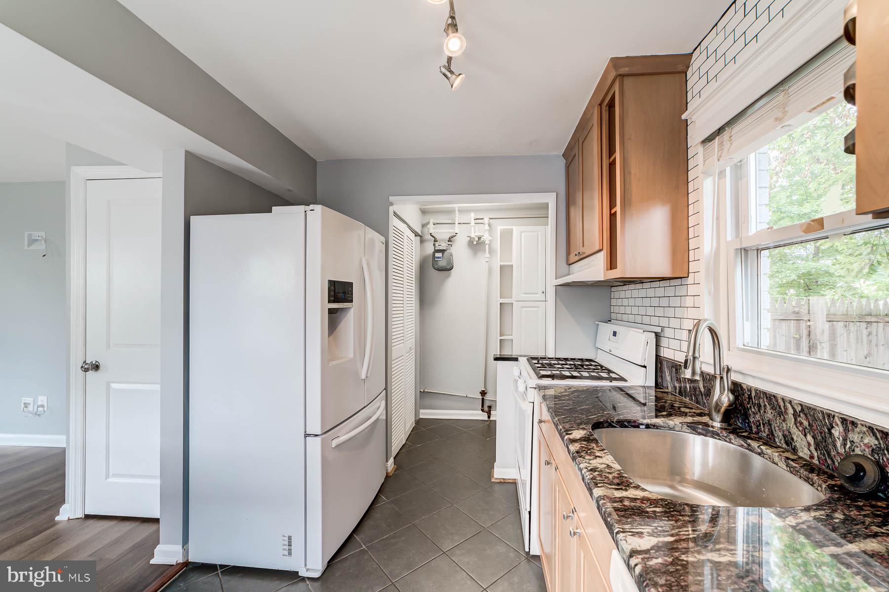 HUNTINGTON - Residential Lease