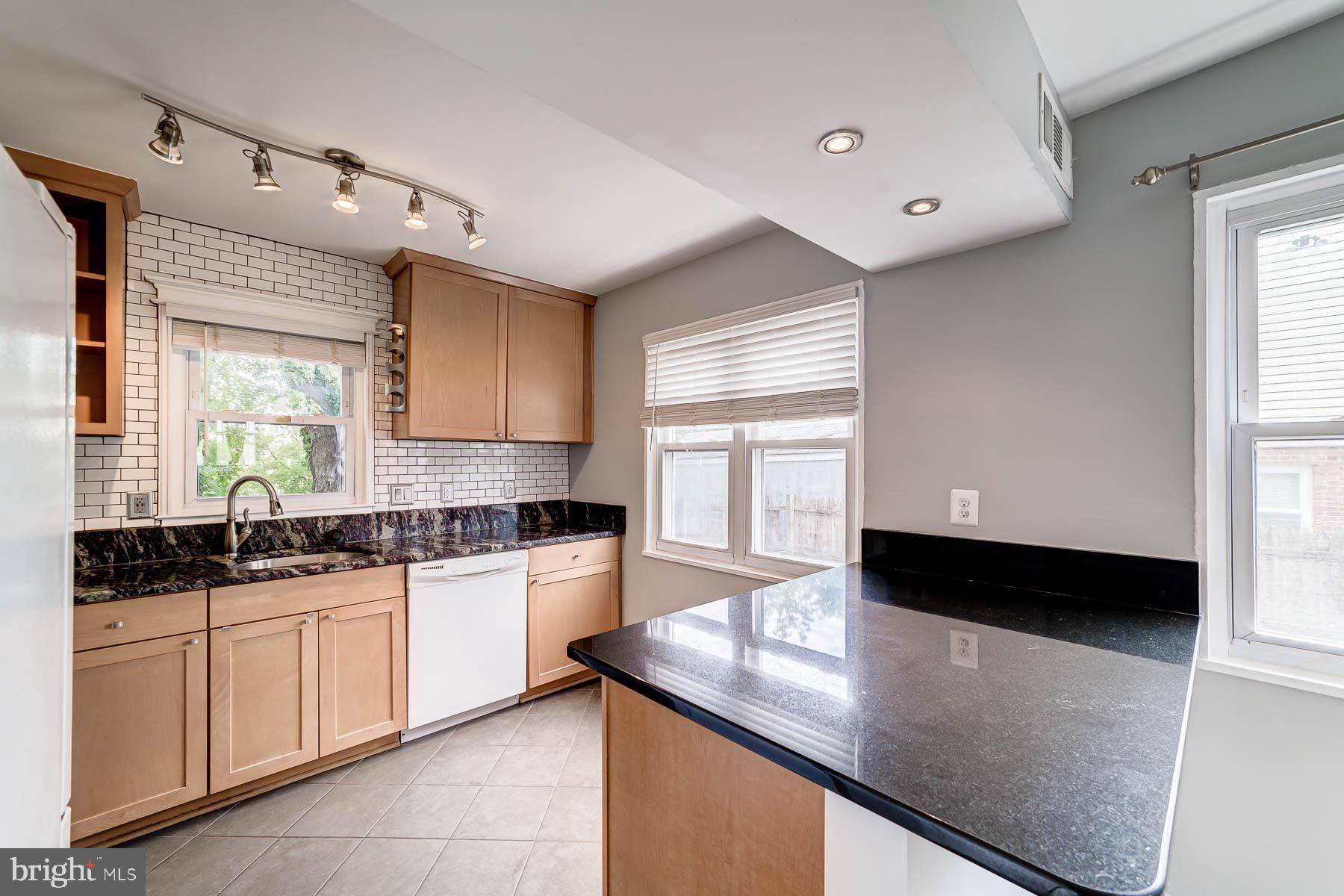 HUNTINGTON - Residential Lease