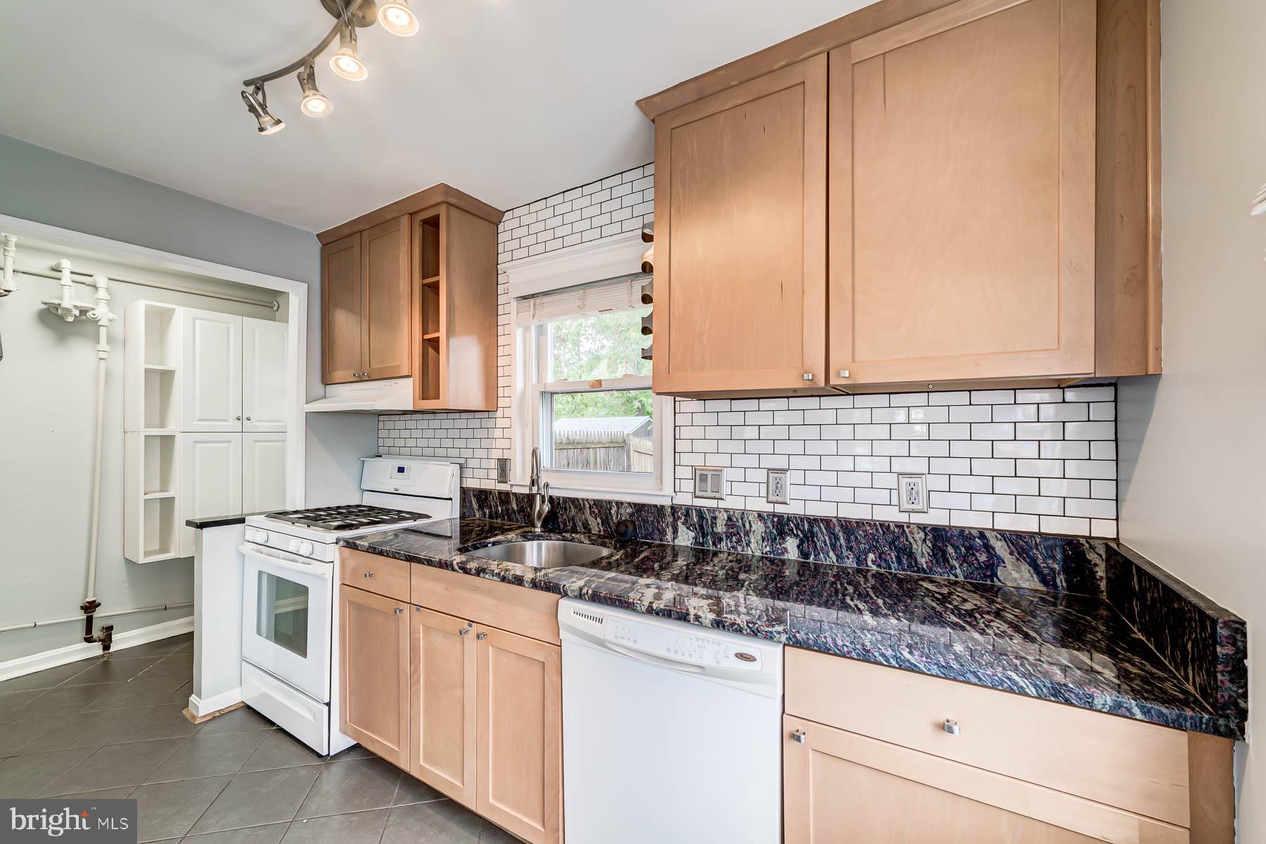 HUNTINGTON - Residential Lease