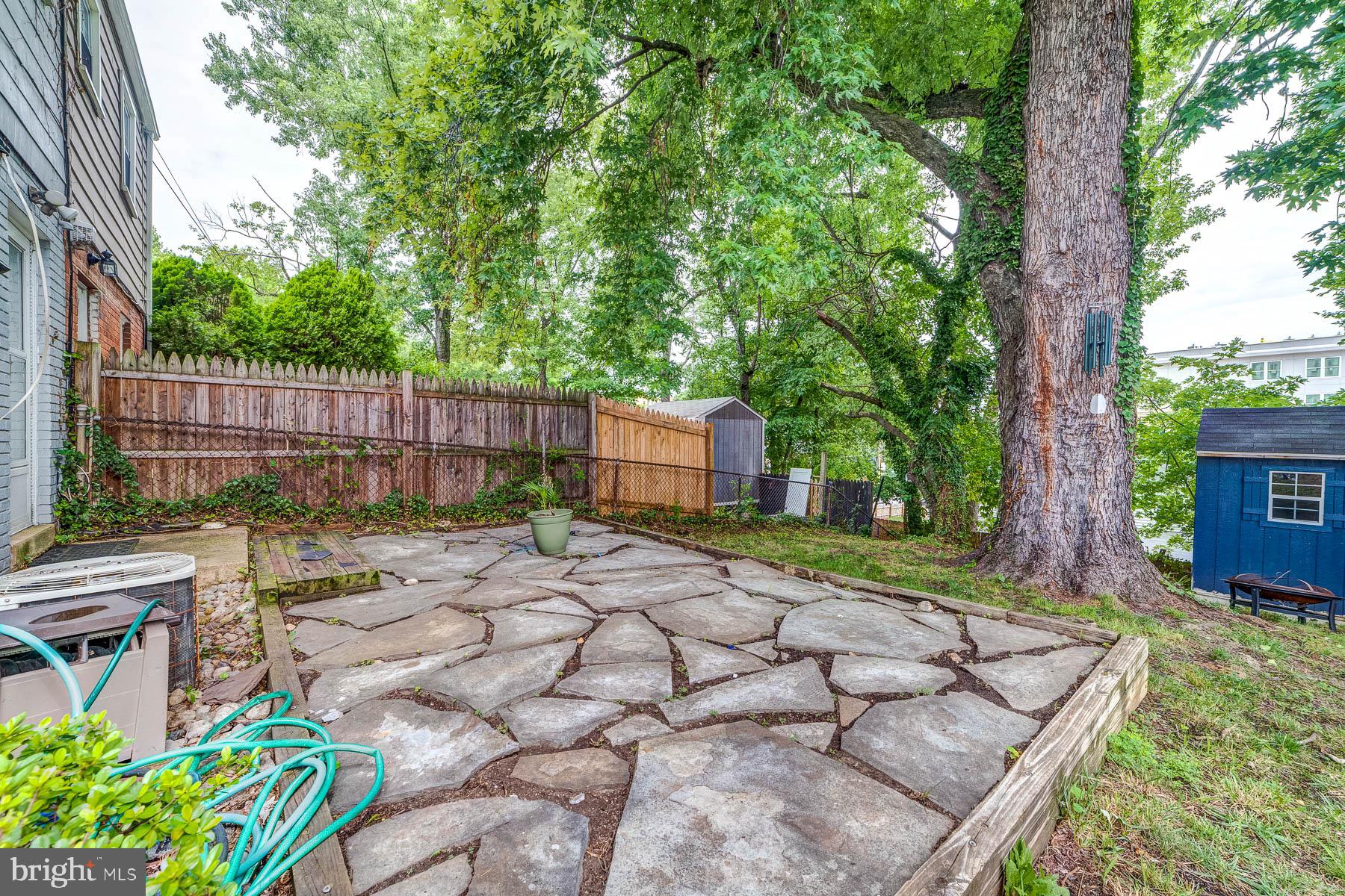 HUNTINGTON - Residential Lease