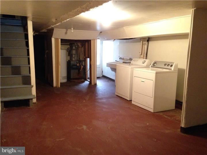 OVERBROOK - Residential Lease