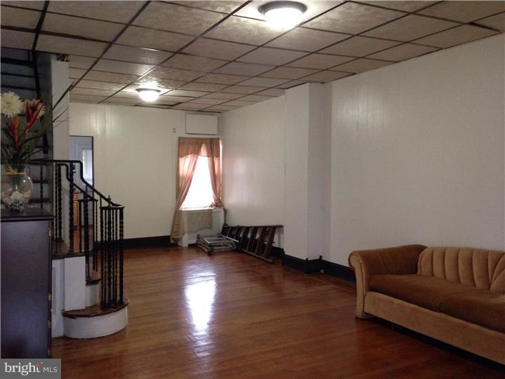 OVERBROOK - Residential Lease