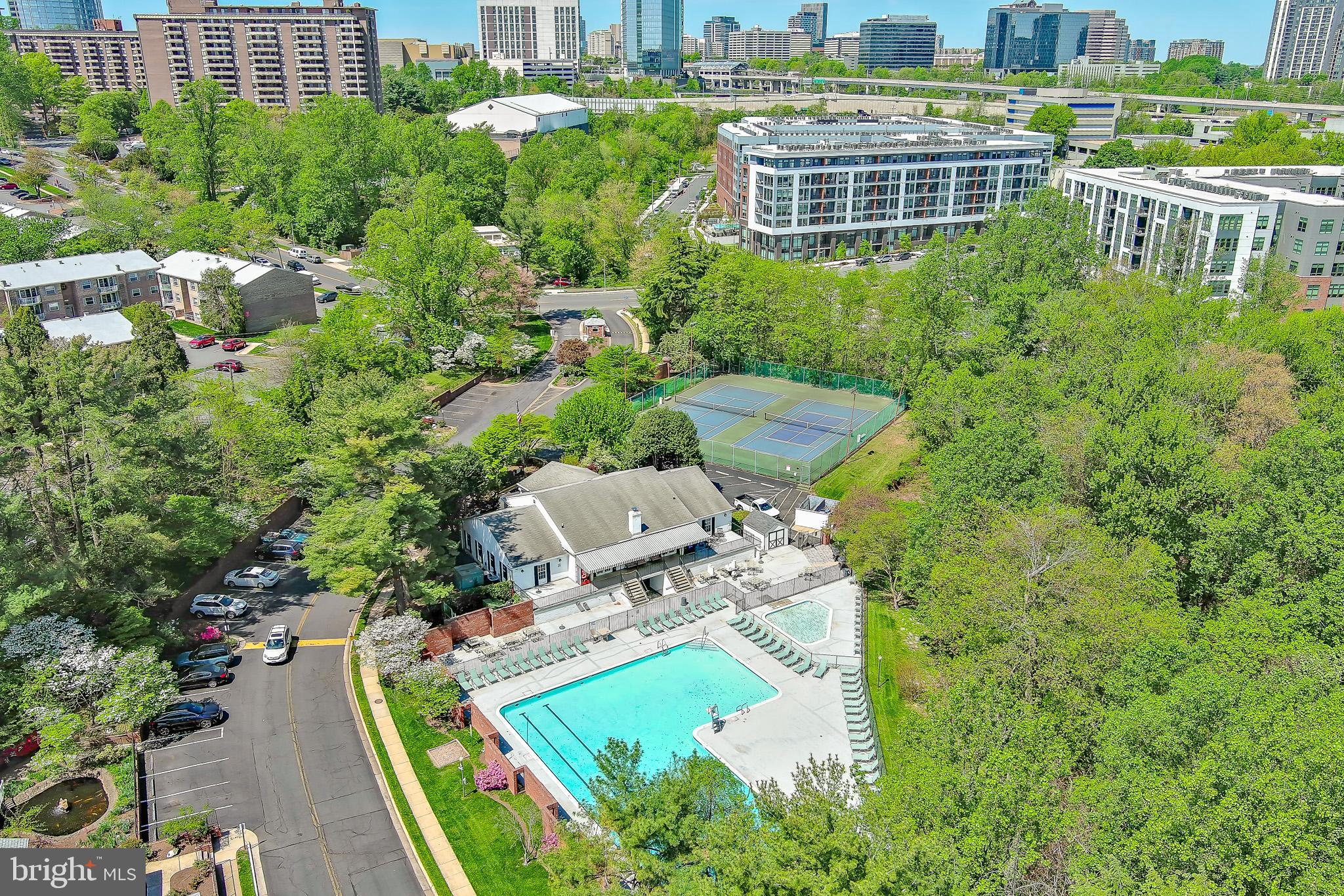 THE COLONIES - Residential