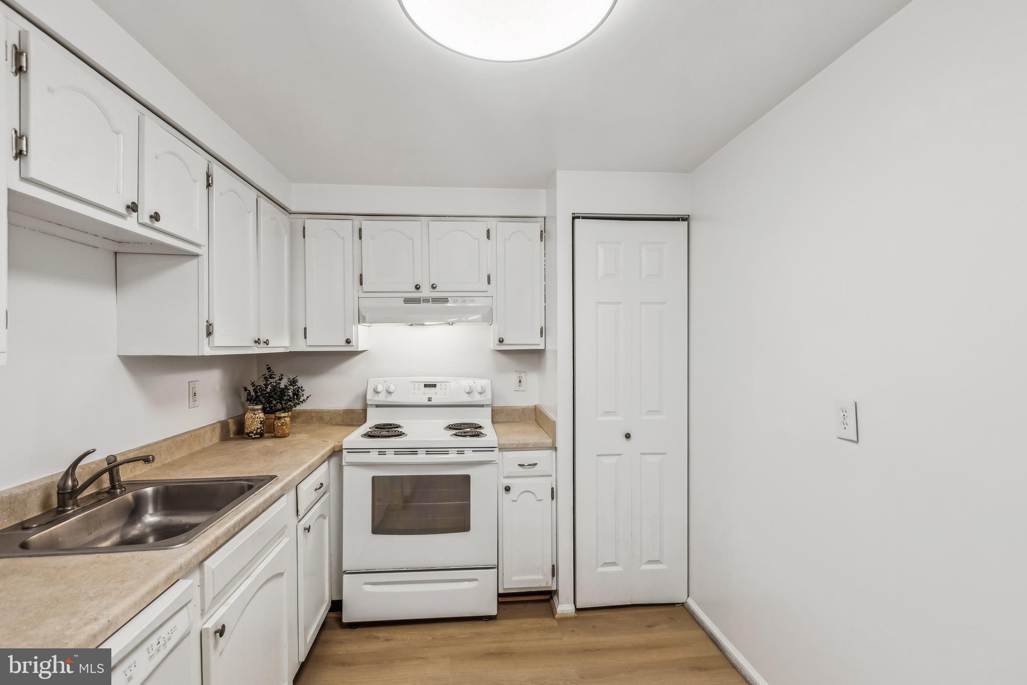 THE COLONIES - Residential