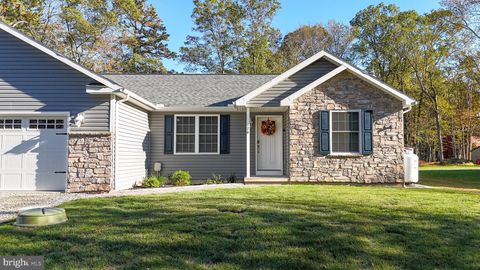 176 LAKE DRIVE NESQUEHONING PA 18240