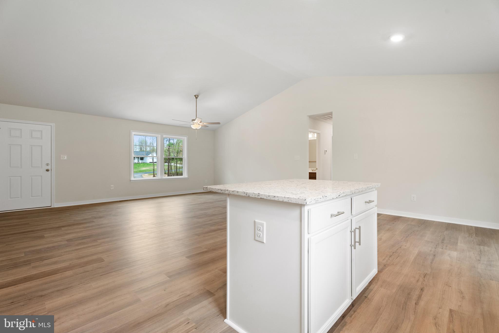 GARLAND LAKE - Residential