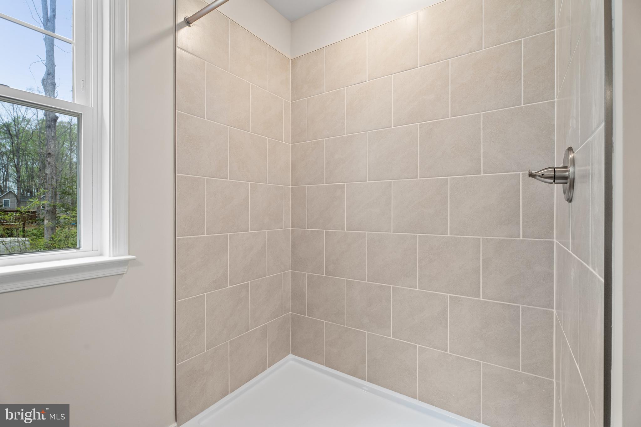 GARLAND LAKE - Residential