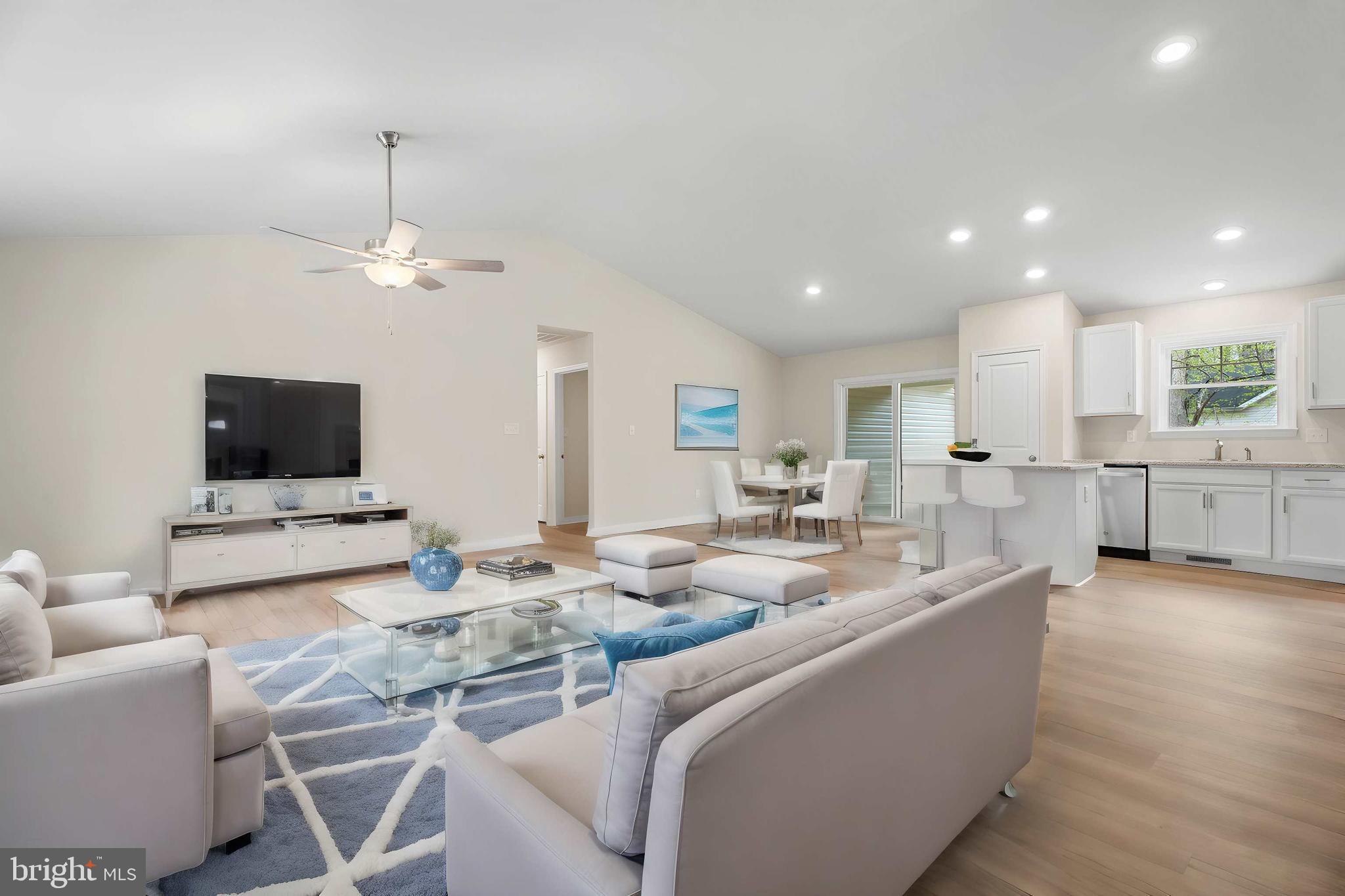 GARLAND LAKE - Residential