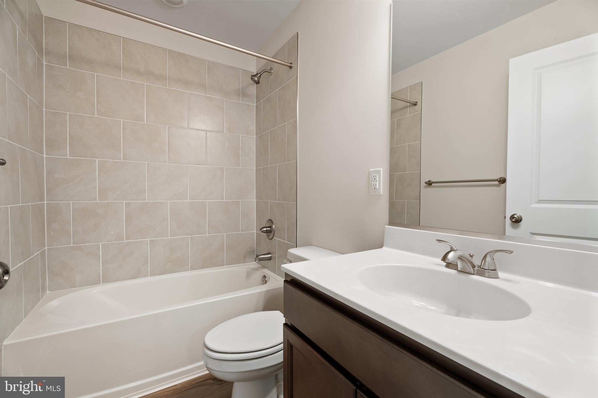 GARLAND LAKE - Residential