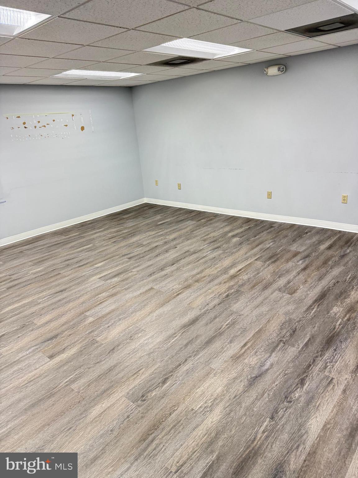 THOMAS JOHNSON SURGERY CENTER - Commercial Lease