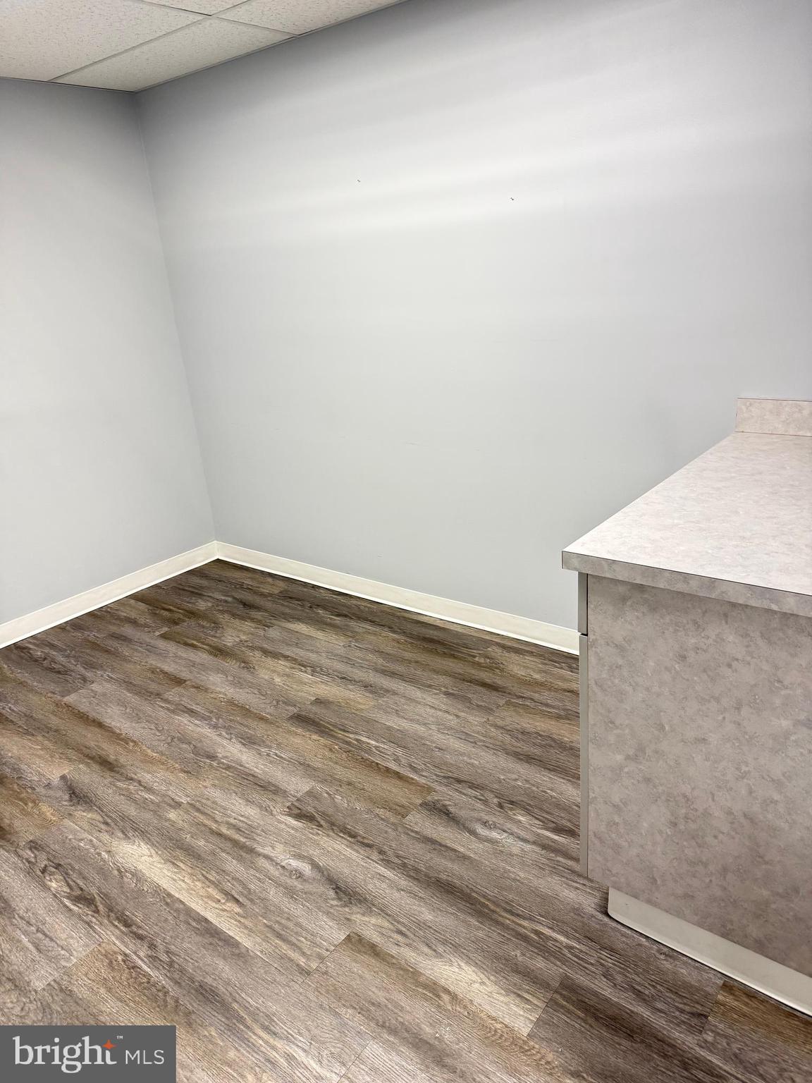 THOMAS JOHNSON SURGERY CENTER - Commercial Lease