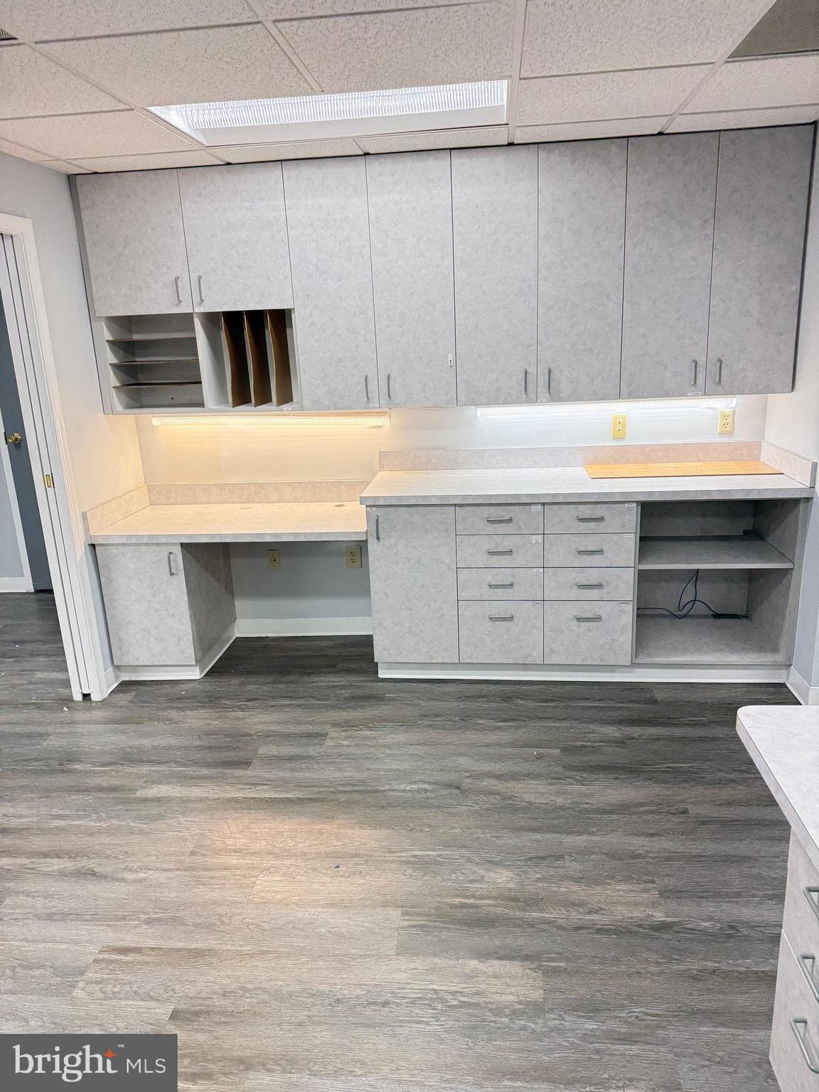 THOMAS JOHNSON SURGERY CENTER - Commercial Lease