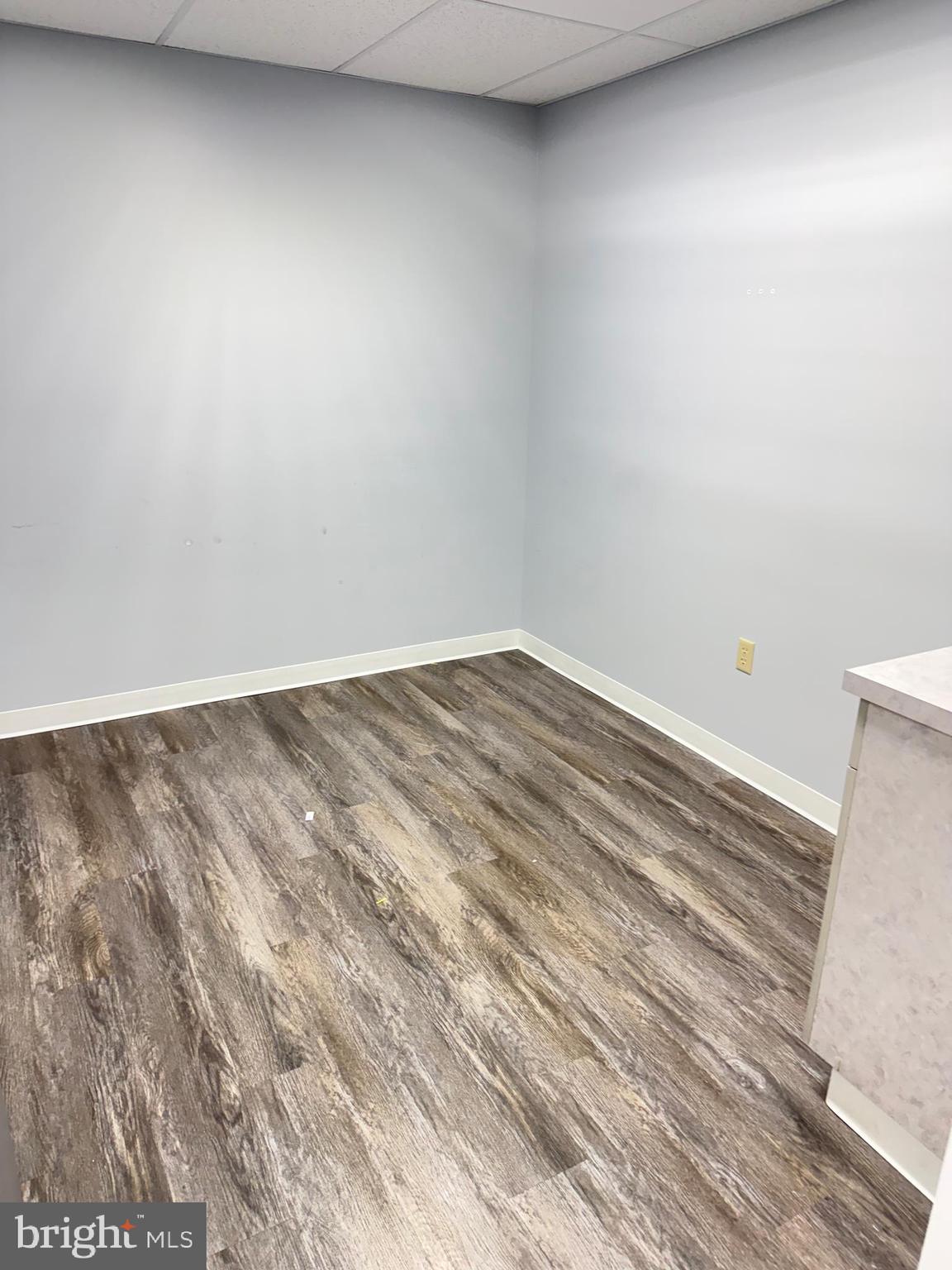 THOMAS JOHNSON SURGERY CENTER - Commercial Lease