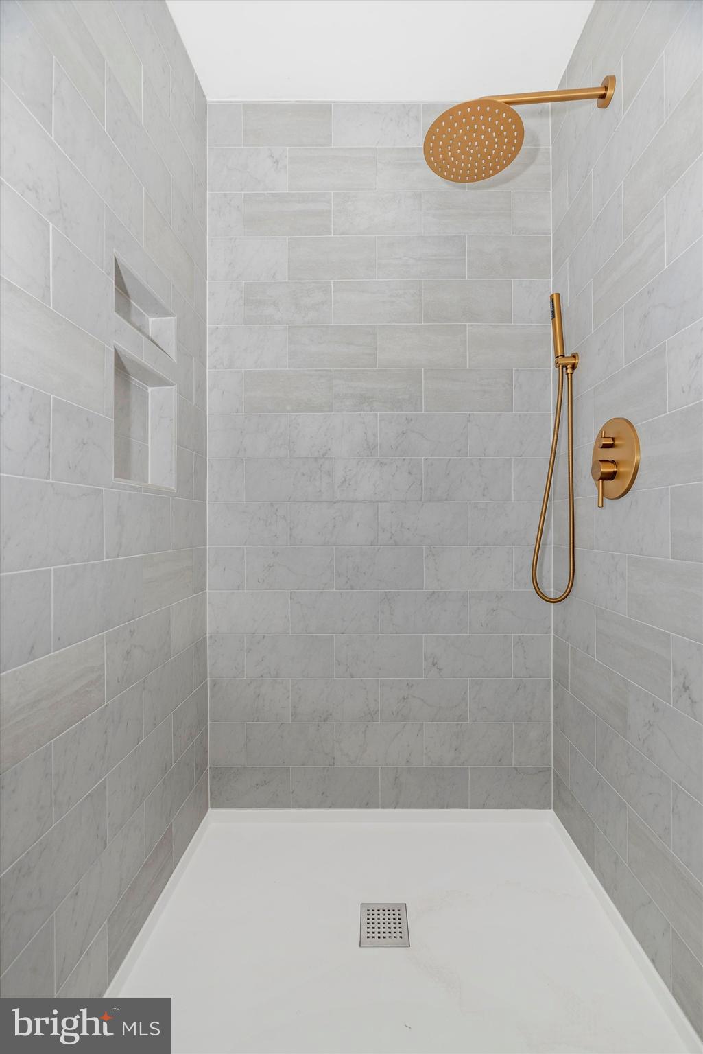 FOUNTAIN HEAD - Residential