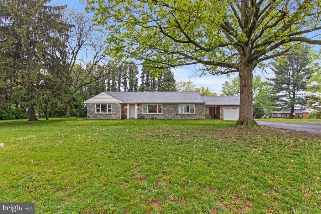 Photo of 1001 EDEN RD, LANCASTER, PA 17601 (MLS # PALA2034148)