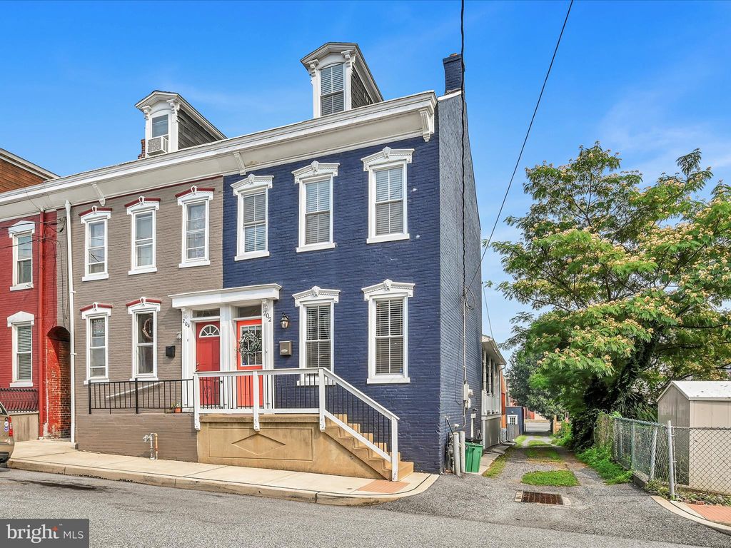 Photo of 202 POPLAR ST, COLUMBIA, PA 17512 (MLS # PALA2037928)
