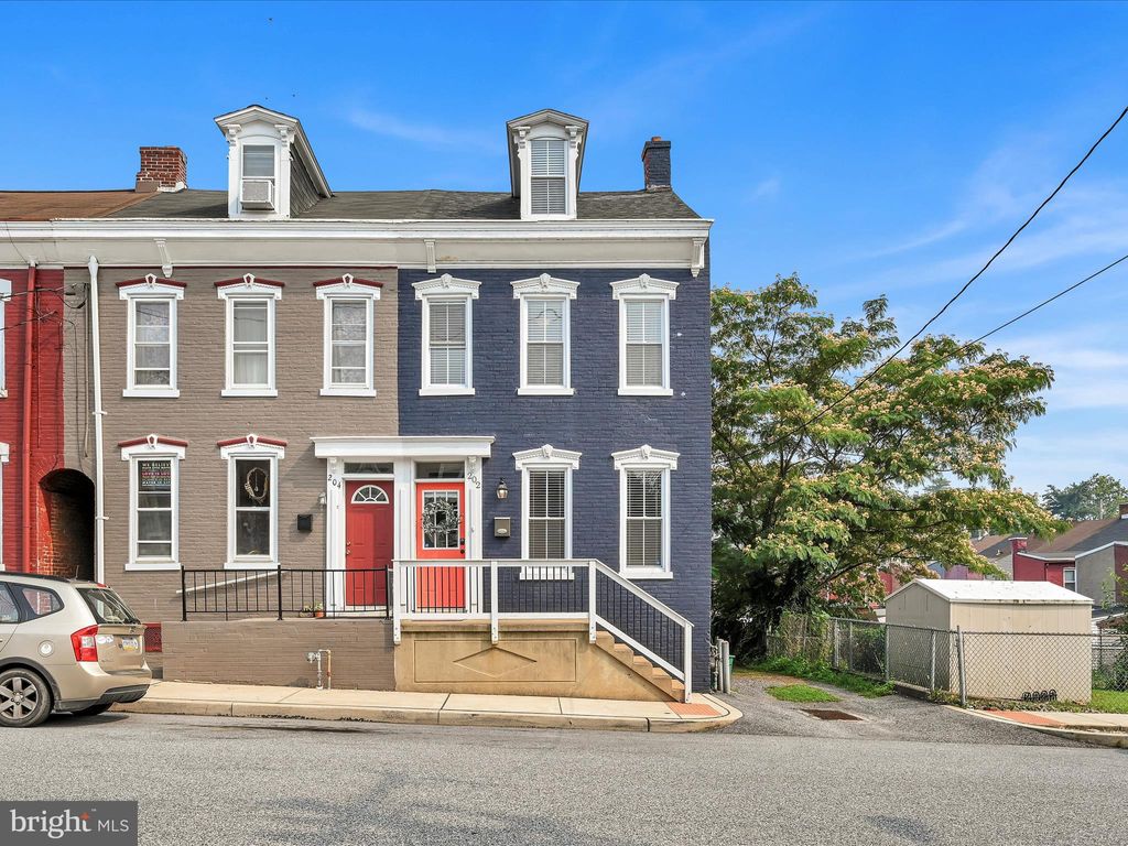 Photo of 202 POPLAR ST, COLUMBIA, PA 17512 (MLS # PALA2037928)