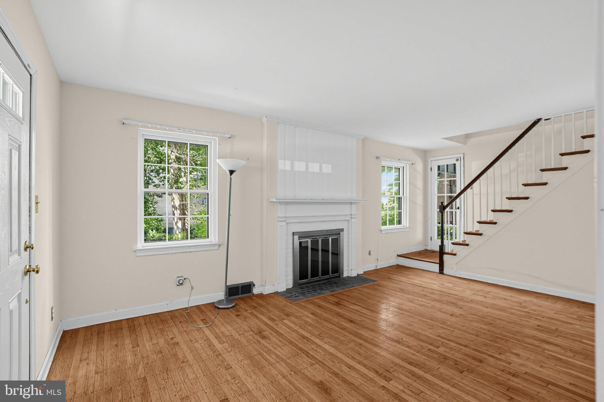 807 WOODSDALE ROAD