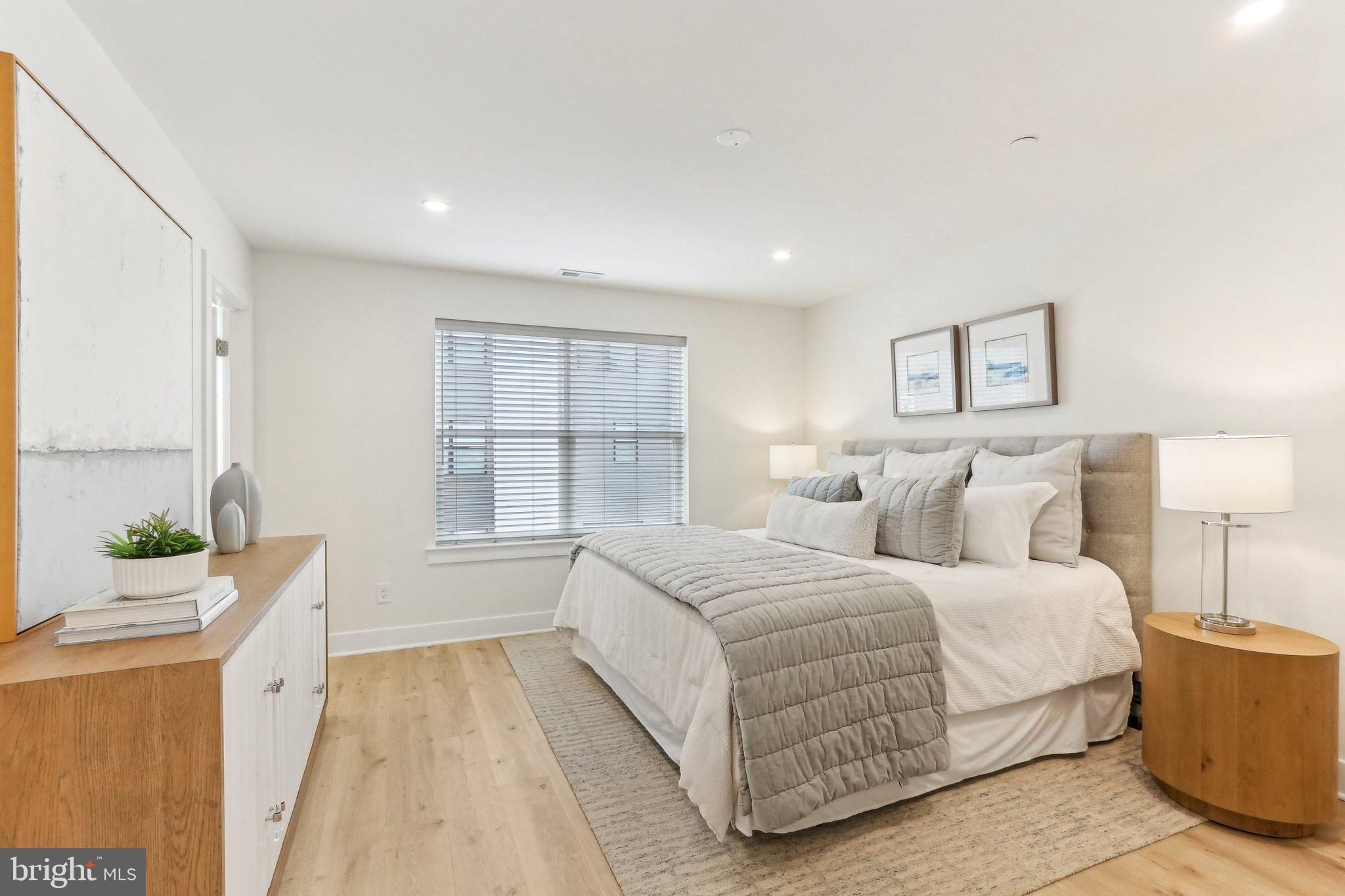 RIVER PLACE - Residential