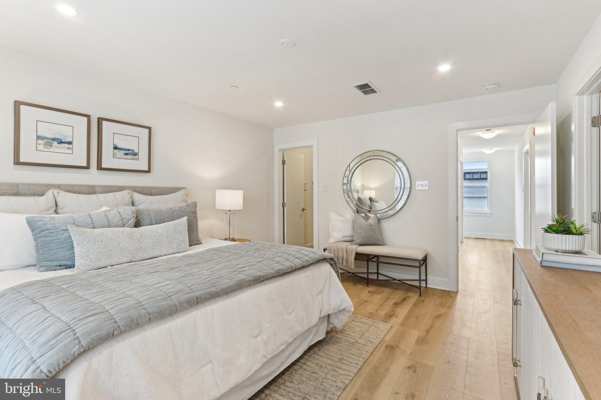 RIVER PLACE - Residential