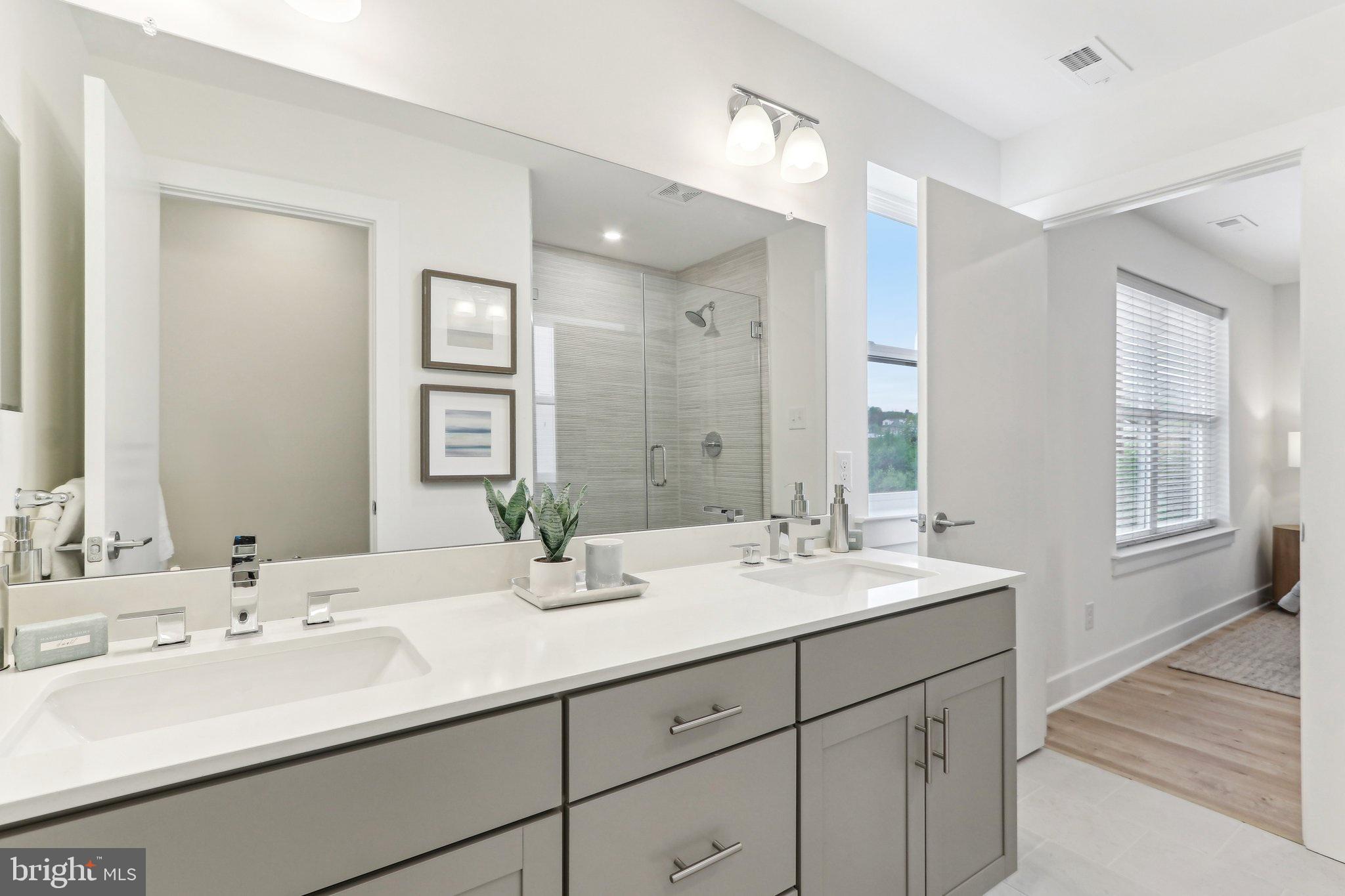 RIVER PLACE - Residential