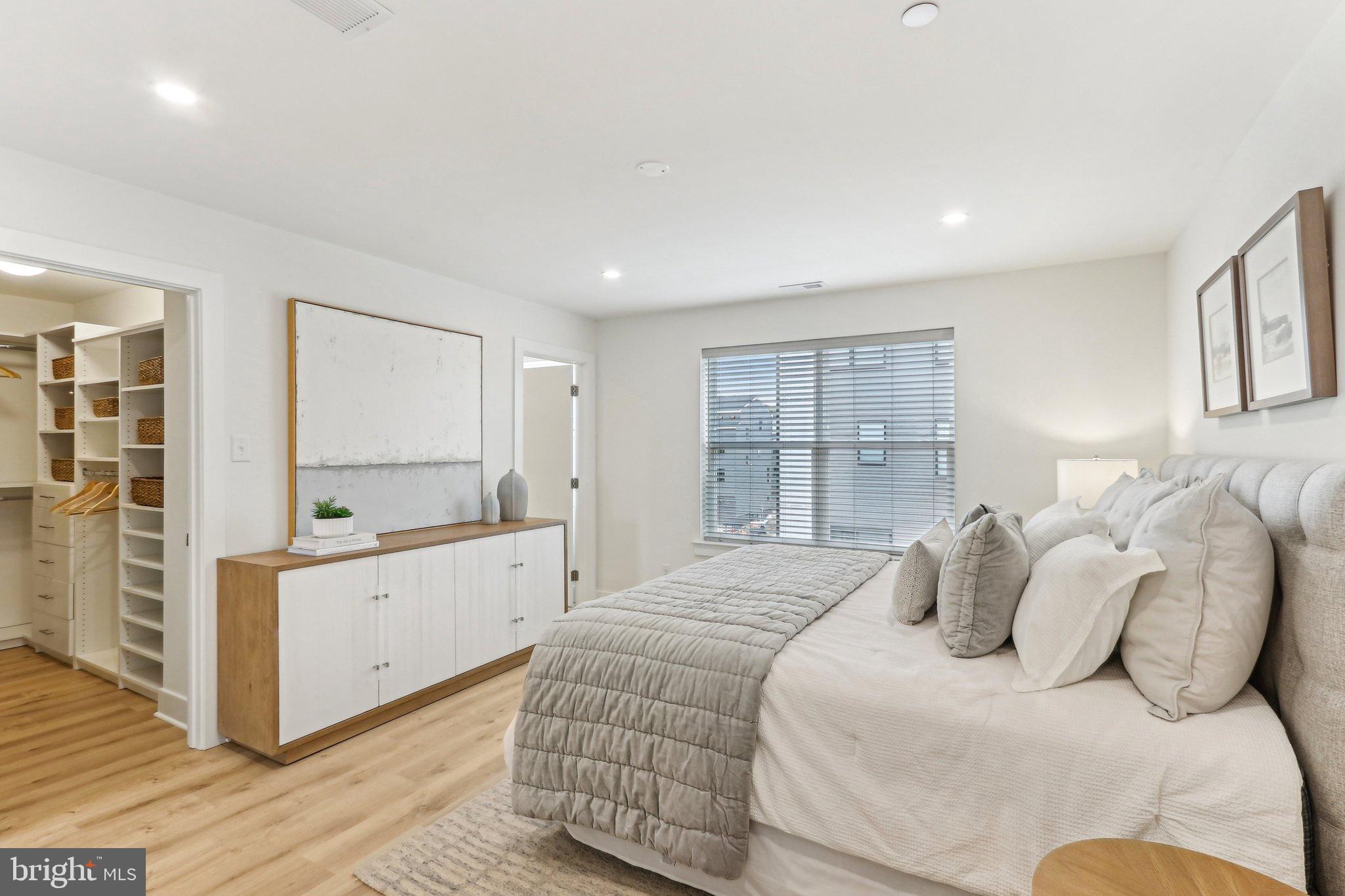 RIVER PLACE - Residential