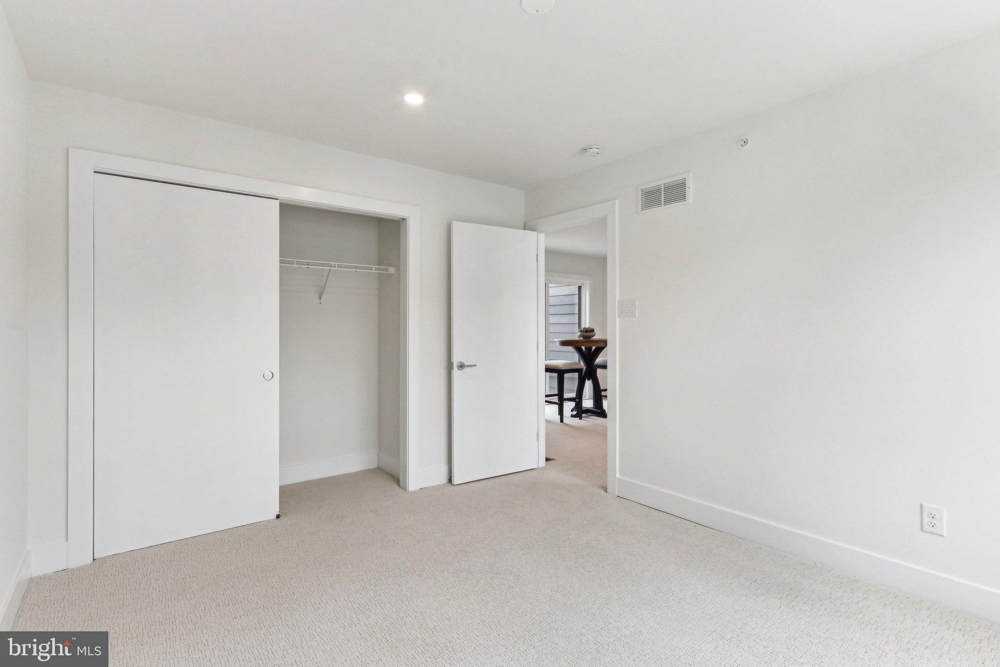 RIVER PLACE - Residential