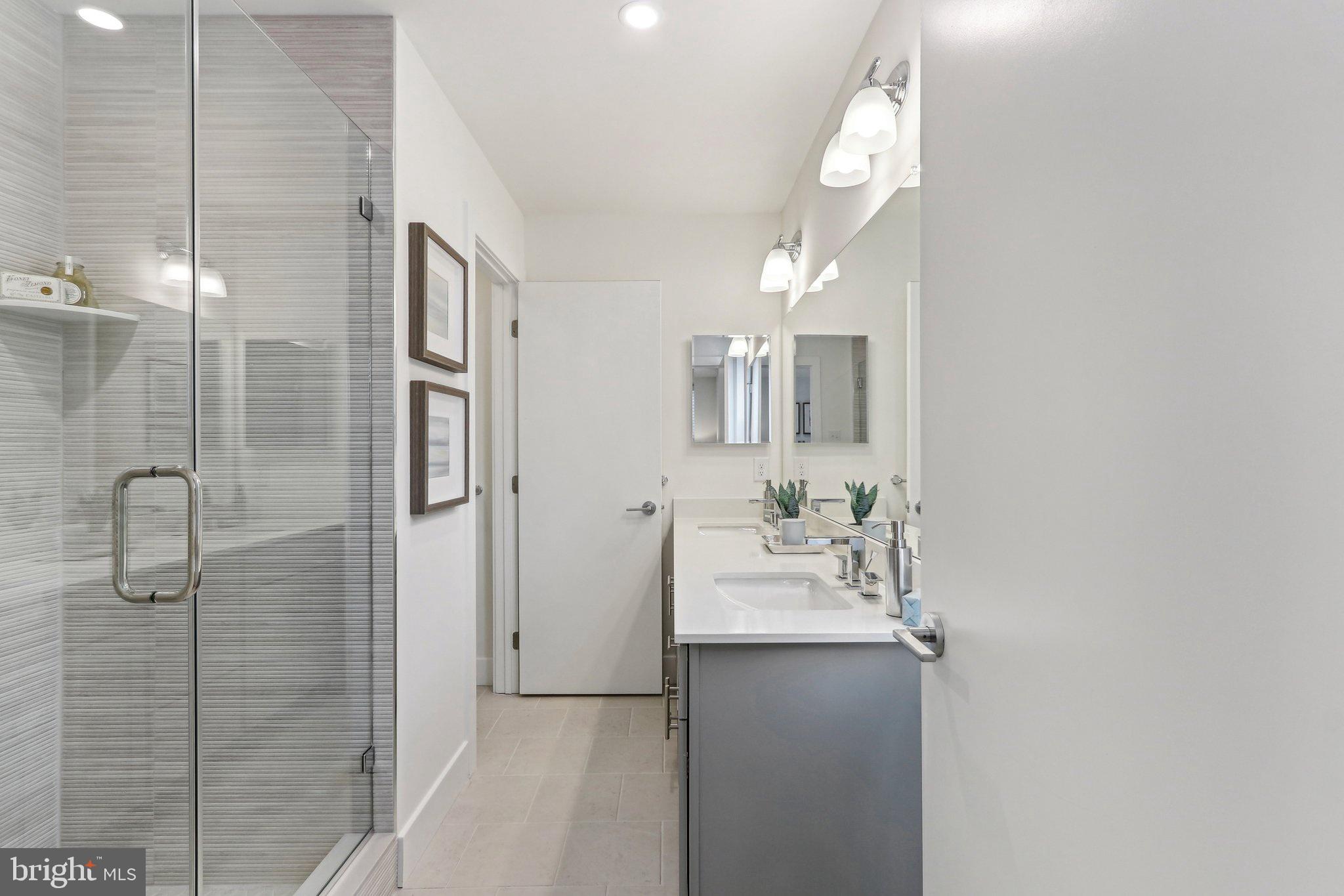 RIVER PLACE - Residential