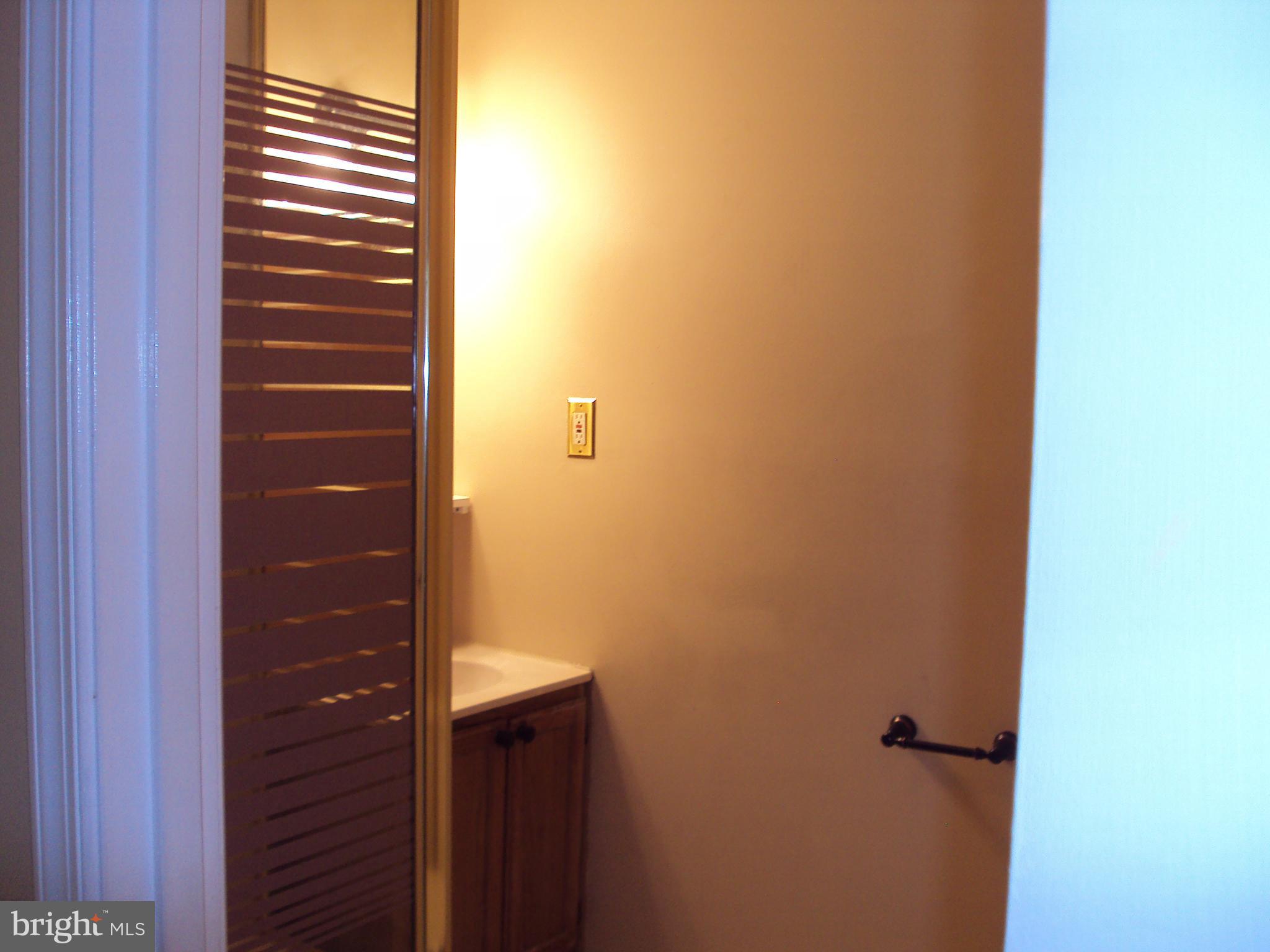 OAKLEIGH - Residential Lease