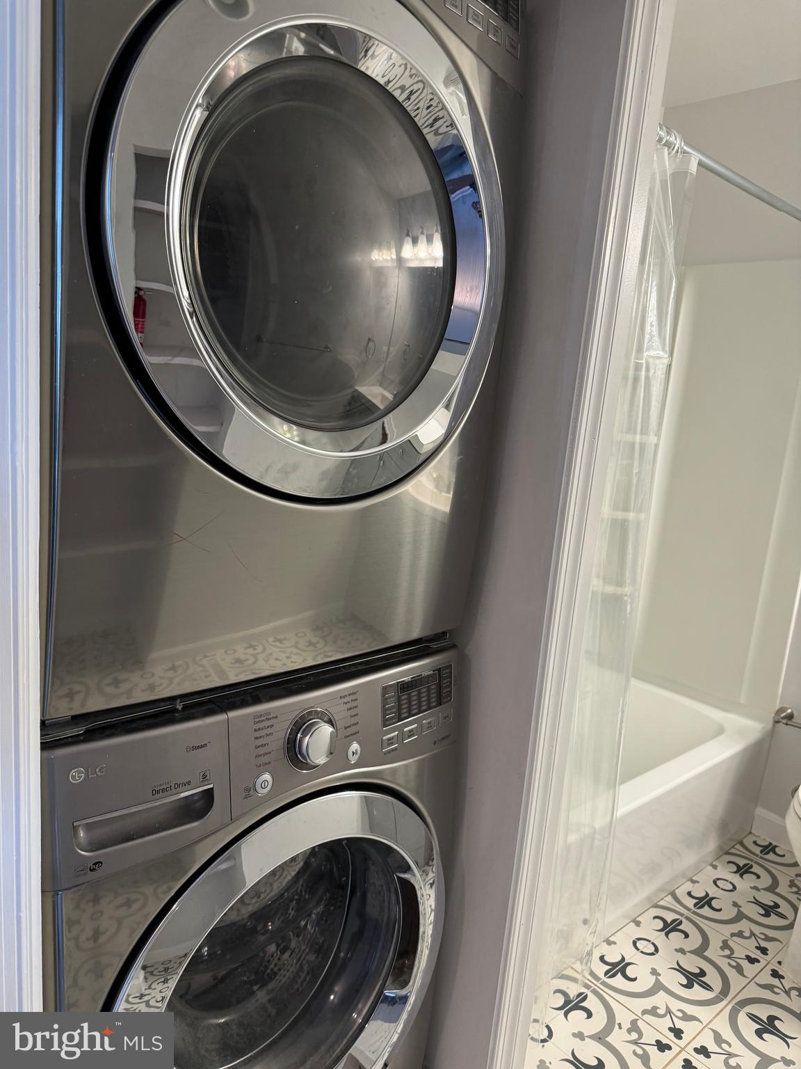 QUEENS LANDING - Residential Lease