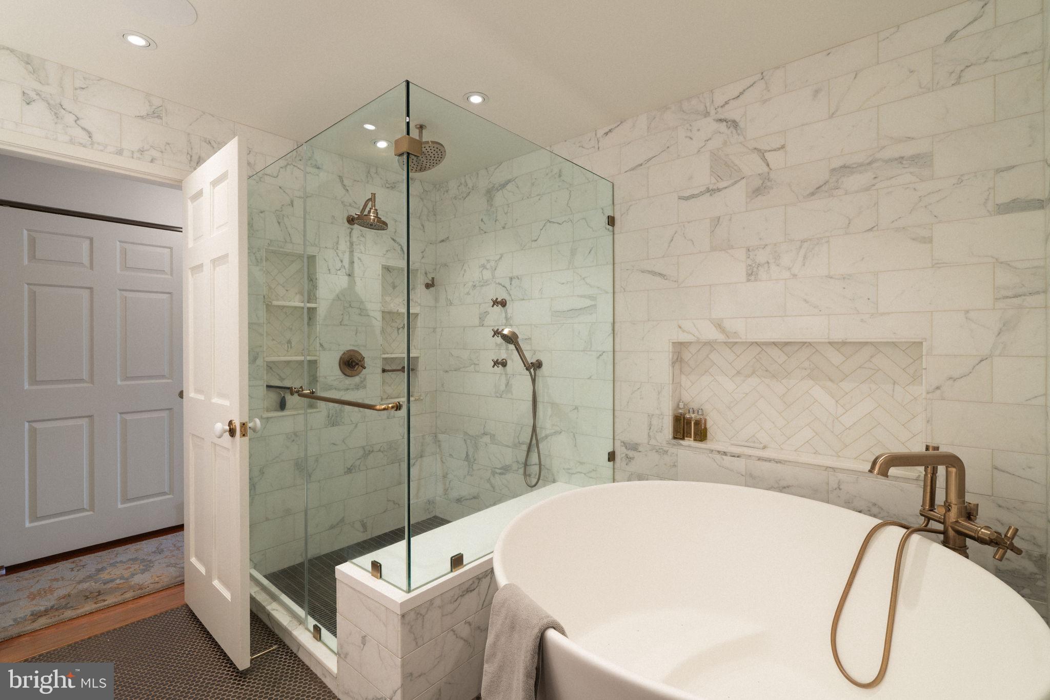 RIVERSTONE - Residential