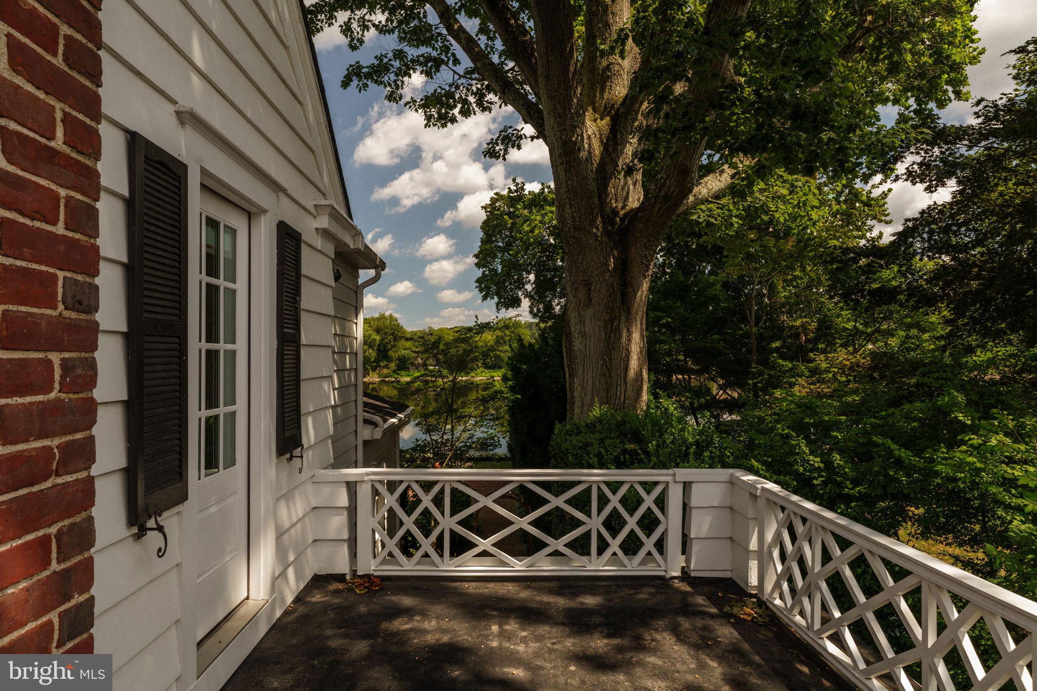 RIVERSTONE - Residential