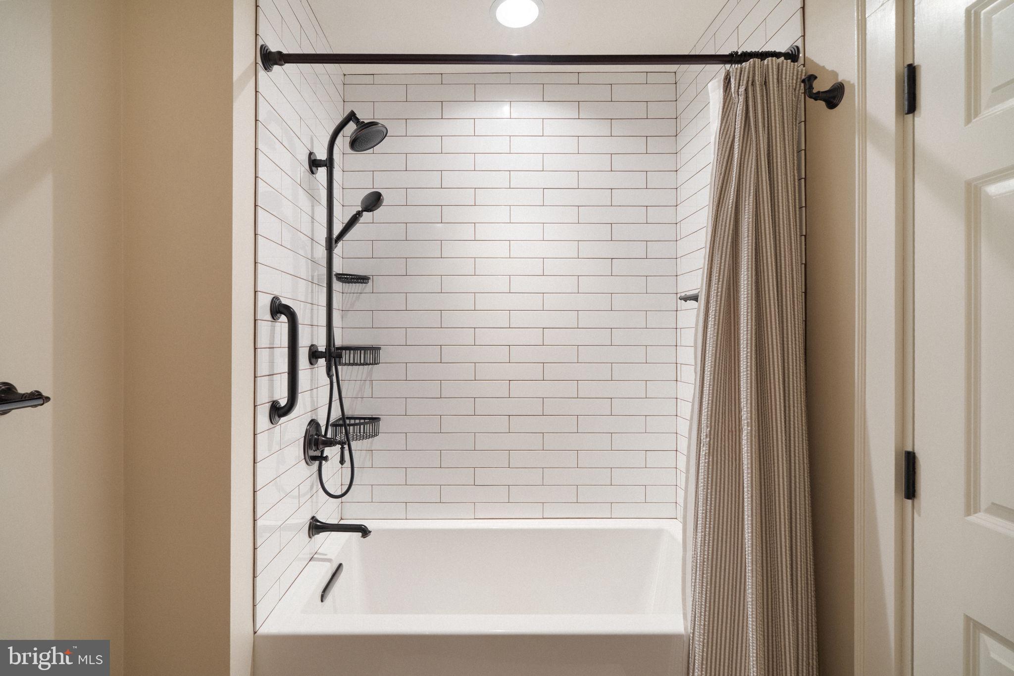 RIVERSTONE - Residential