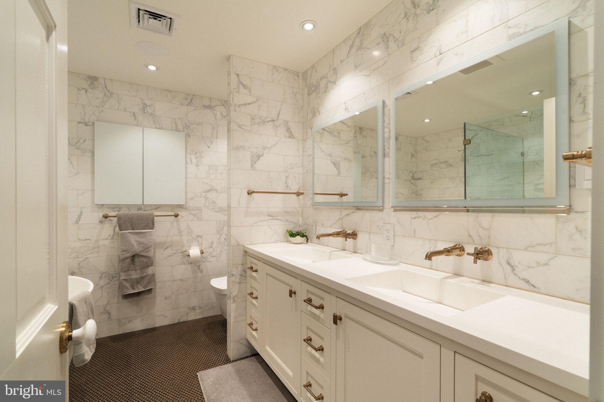 RIVERSTONE - Residential