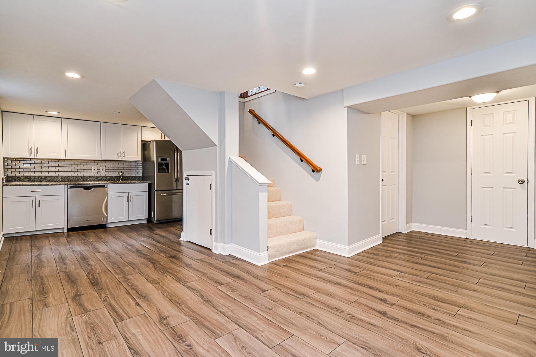 VIRGINIA HILLS - Residential