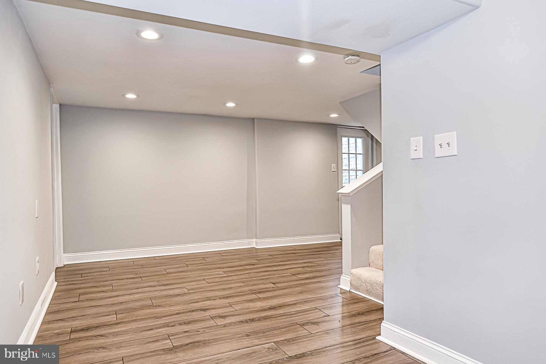 VIRGINIA HILLS - Residential