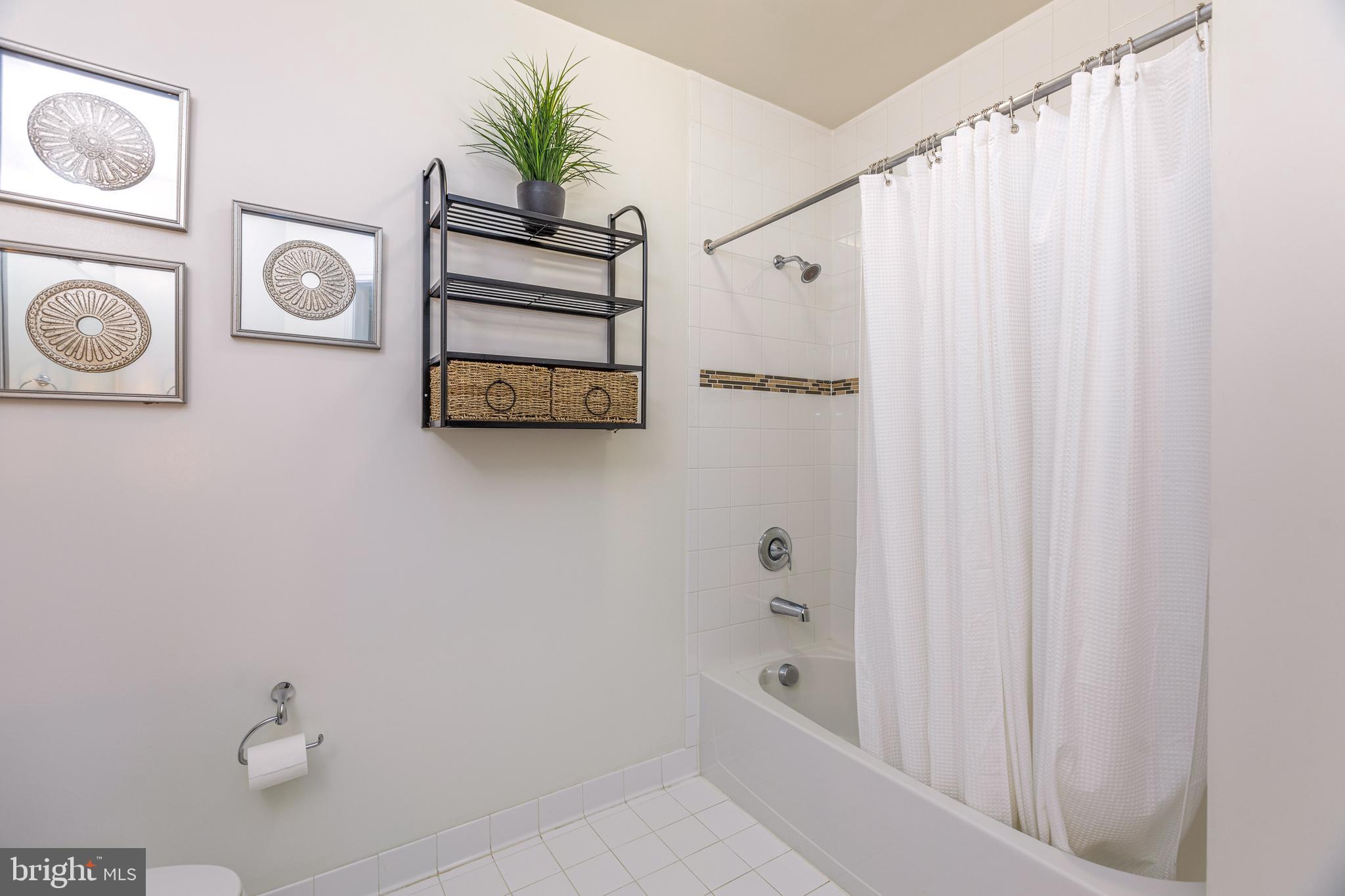 DOMINION HEIGHTS - Residential Lease